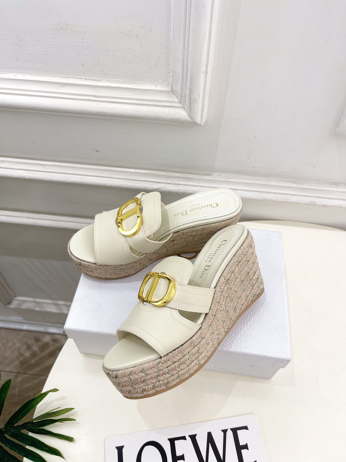 Dior | 迪奥 25 𝐬𝐬 🧡💚2025春夏新品 顶级版本⚠️专柜主打新款 CD扣麻绳坡跟拖鞋 硬货