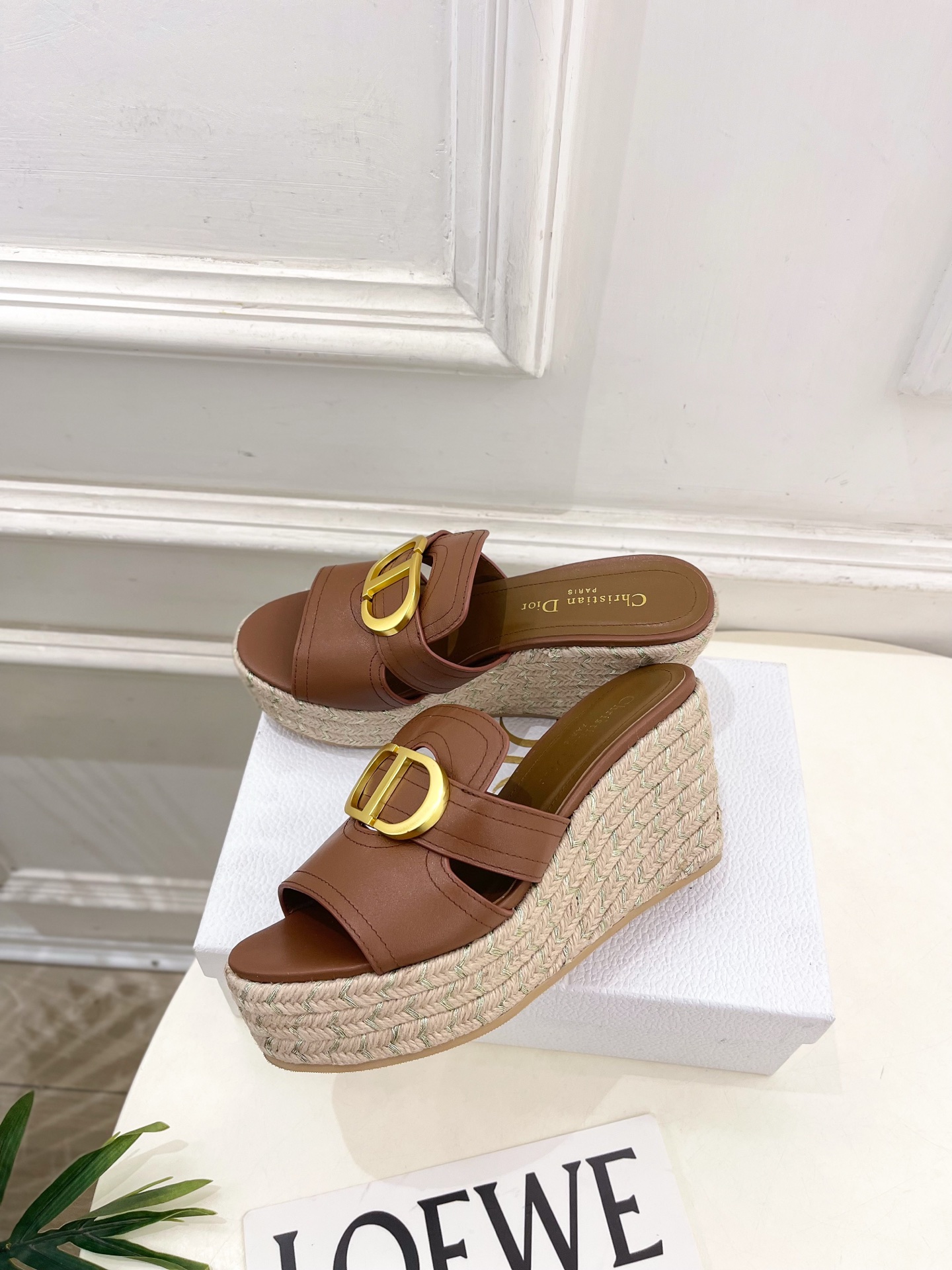 Dior | 迪奥 25 𝐬𝐬 🧡💚2025春夏新品 顶级版本⚠️专柜主打新款 CD扣麻绳坡跟拖鞋 硬货