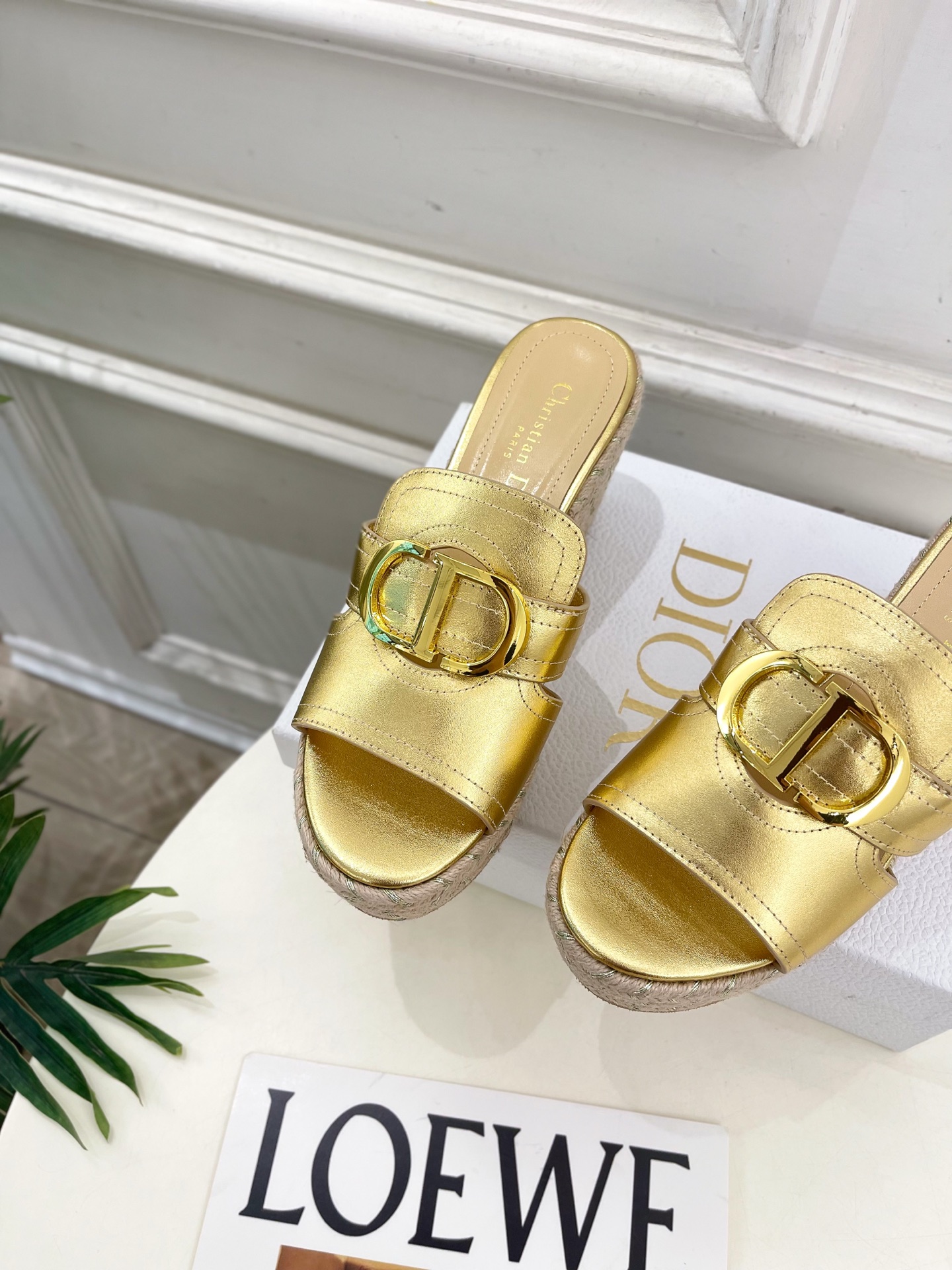 Dior | 迪奥 25 𝐬𝐬 🧡💚2025春夏新品 顶级版本⚠️专柜主打新款 CD扣麻绳坡跟拖鞋 硬货