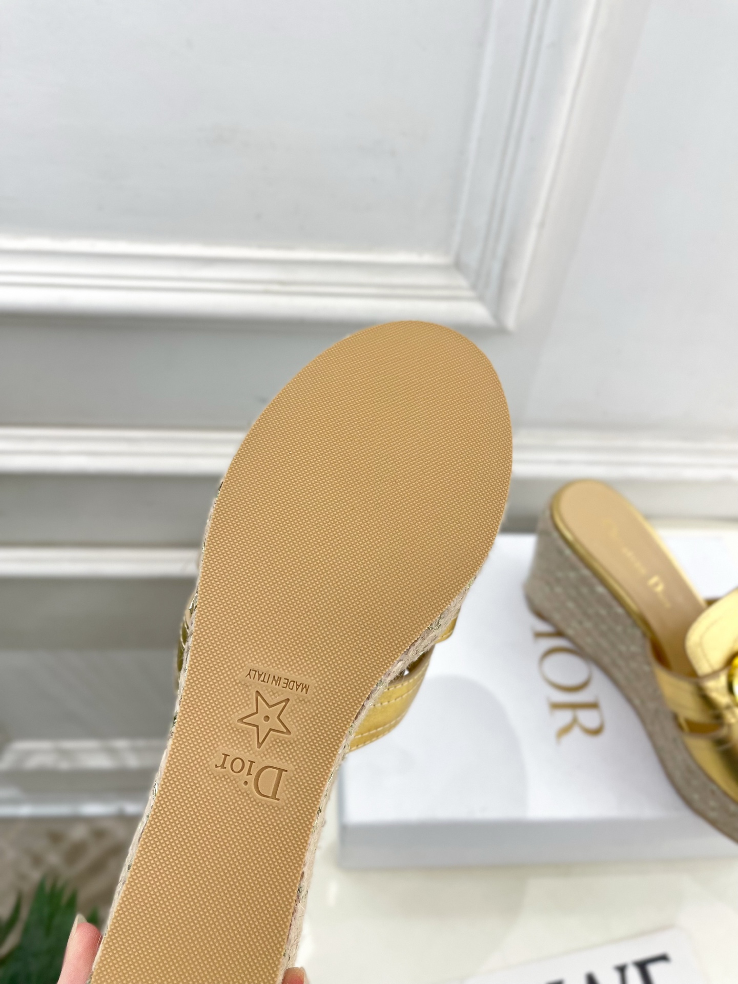 Dior | 迪奥 25 𝐬𝐬 🧡💚2025春夏新品 顶级版本⚠️专柜主打新款 CD扣麻绳坡跟拖鞋 硬货