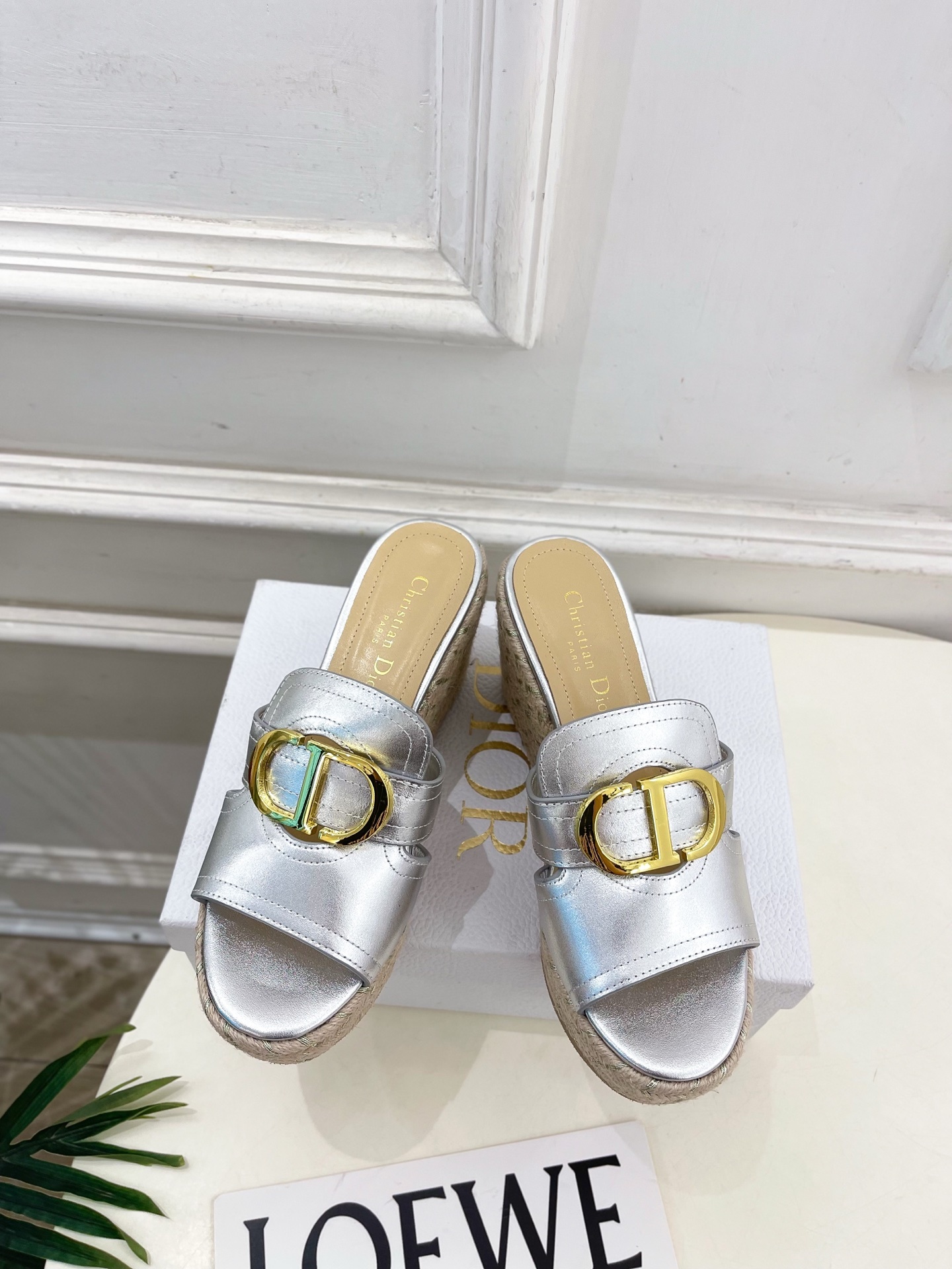 Dior | 迪奥 25 𝐬𝐬 🧡💚2025春夏新品 顶级版本⚠️专柜主打新款 CD扣麻绳坡跟拖鞋 硬货