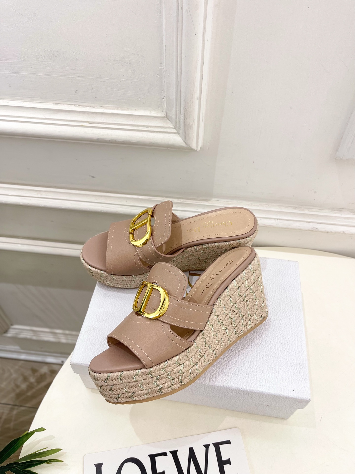 Dior | 迪奥 25 𝐬𝐬 🧡💚2025春夏新品 顶级版本⚠️专柜主打新款 CD扣麻绳坡跟拖鞋 硬货