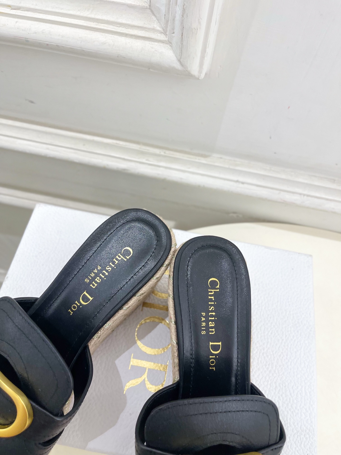 Dior | 迪奥 25 𝐬𝐬 🧡💚2025春夏新品 顶级版本⚠️专柜主打新款 CD扣麻绳坡跟拖鞋 硬货
