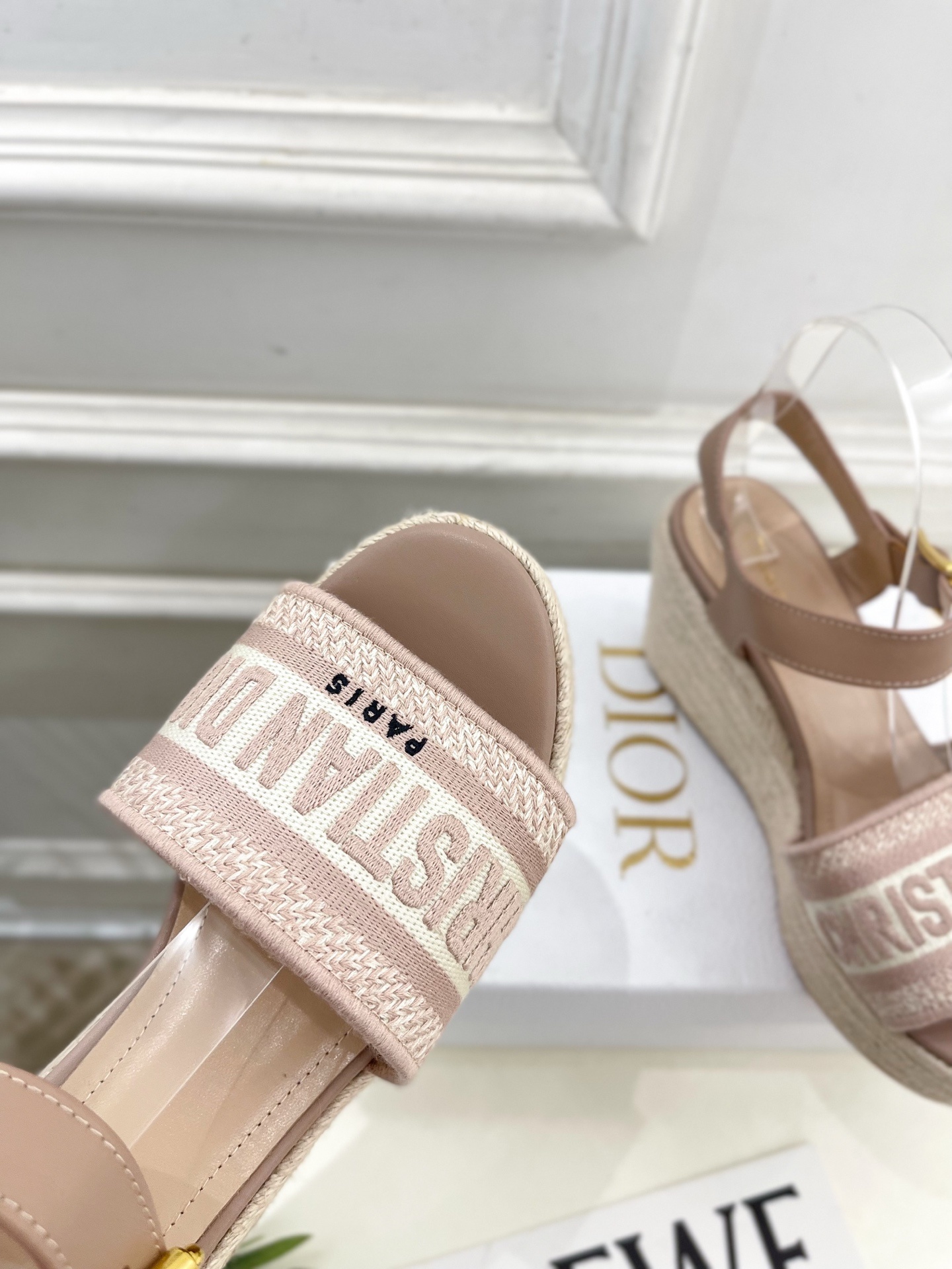 Dior | 迪奥 25 𝐬𝐬 🧡💚2025春夏新品 顶级版本⚠️专柜主打新款 Dway 字母刺绣麻绳坡