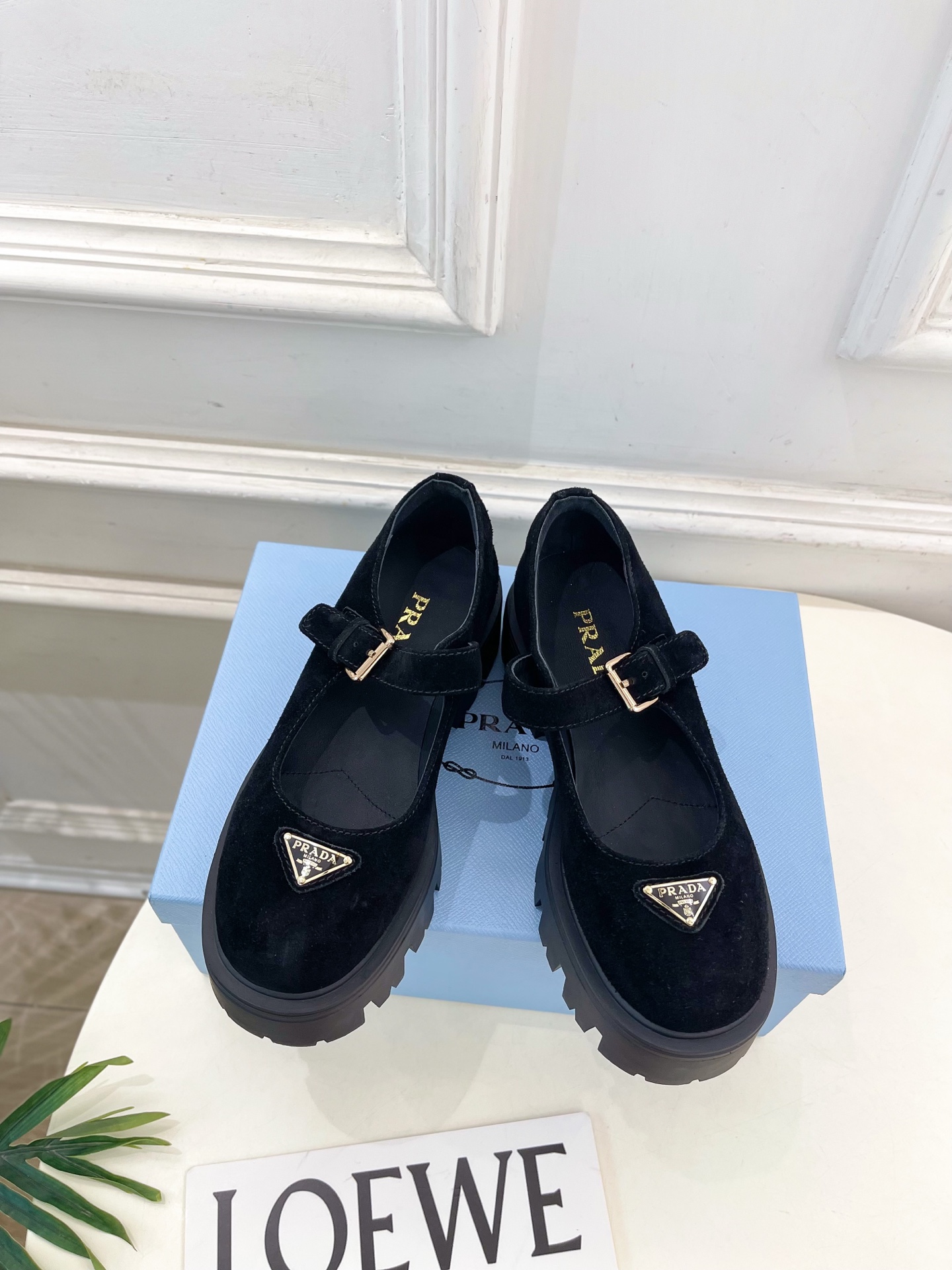 PRADA 普拉达 25𝐬𝐬 🌈2025秋冬新品 专柜走秀款 经典三角标厚底玛丽珍鞋系列〰◽鞋面：原版高