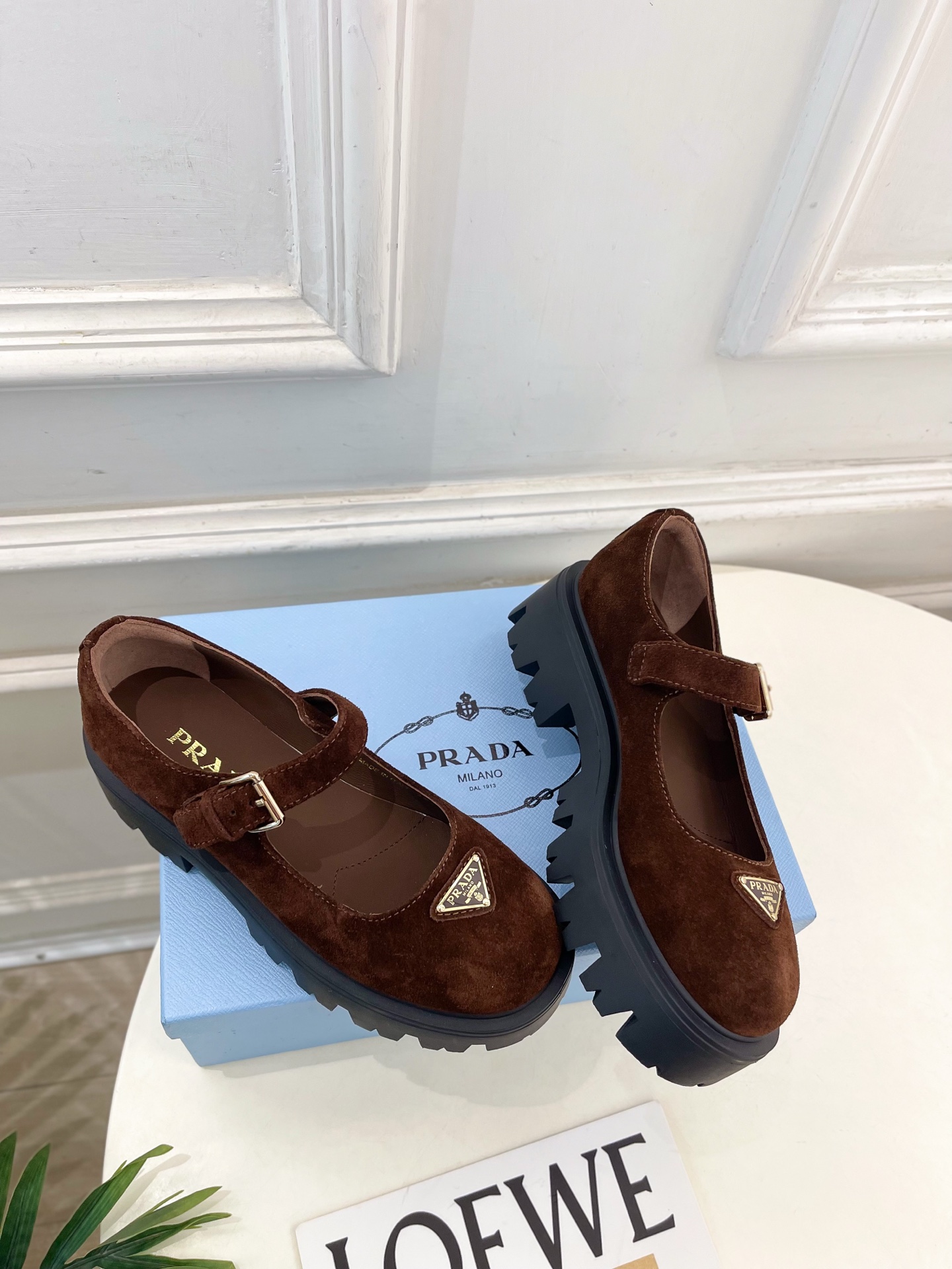 PRADA 普拉达 25𝐬𝐬 🌈2025秋冬新品 专柜走秀款 经典三角标厚底玛丽珍鞋系列〰◽鞋面：原版高