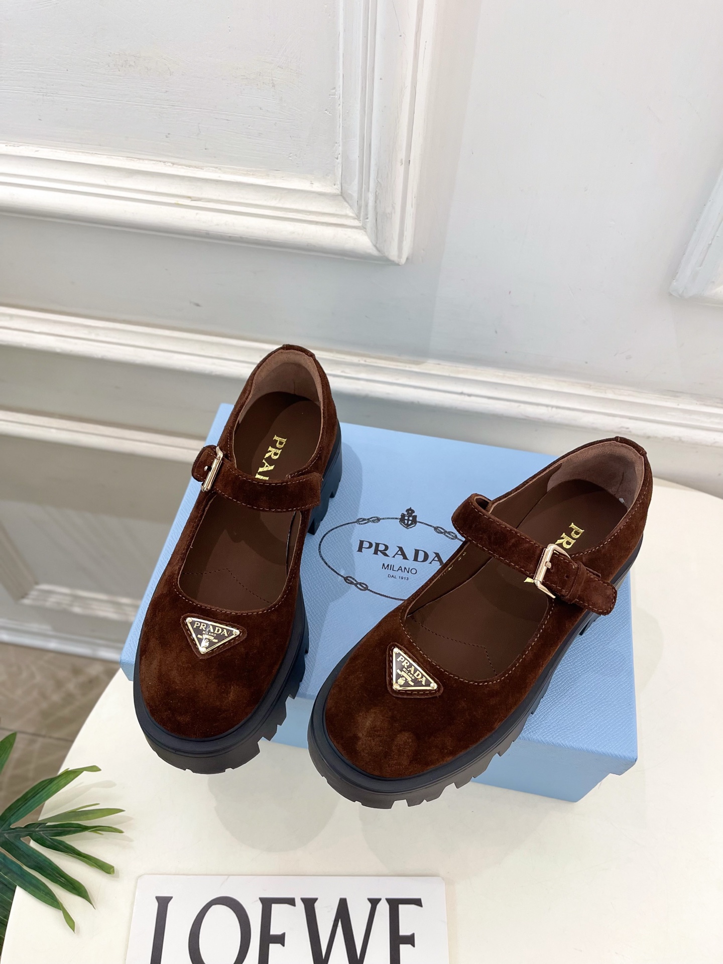 PRADA 普拉达 25𝐬𝐬 🌈2025秋冬新品 专柜走秀款 经典三角标厚底玛丽珍鞋系列〰◽鞋面：原版高
