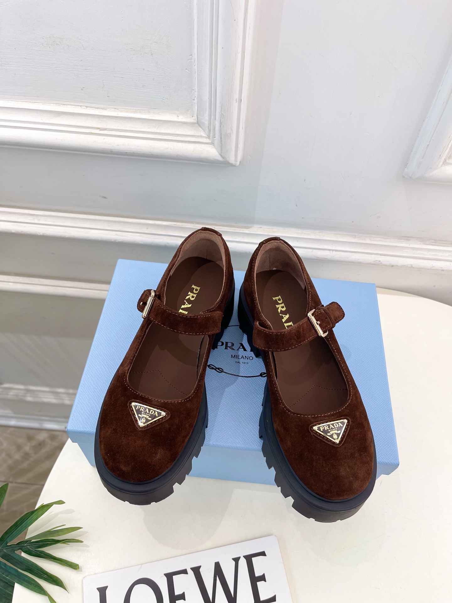 PRADA 普拉达 25𝐬𝐬 🌈2025秋冬新品 专柜走秀款 经典三角标厚底玛丽珍鞋系列〰◽鞋面：原版高