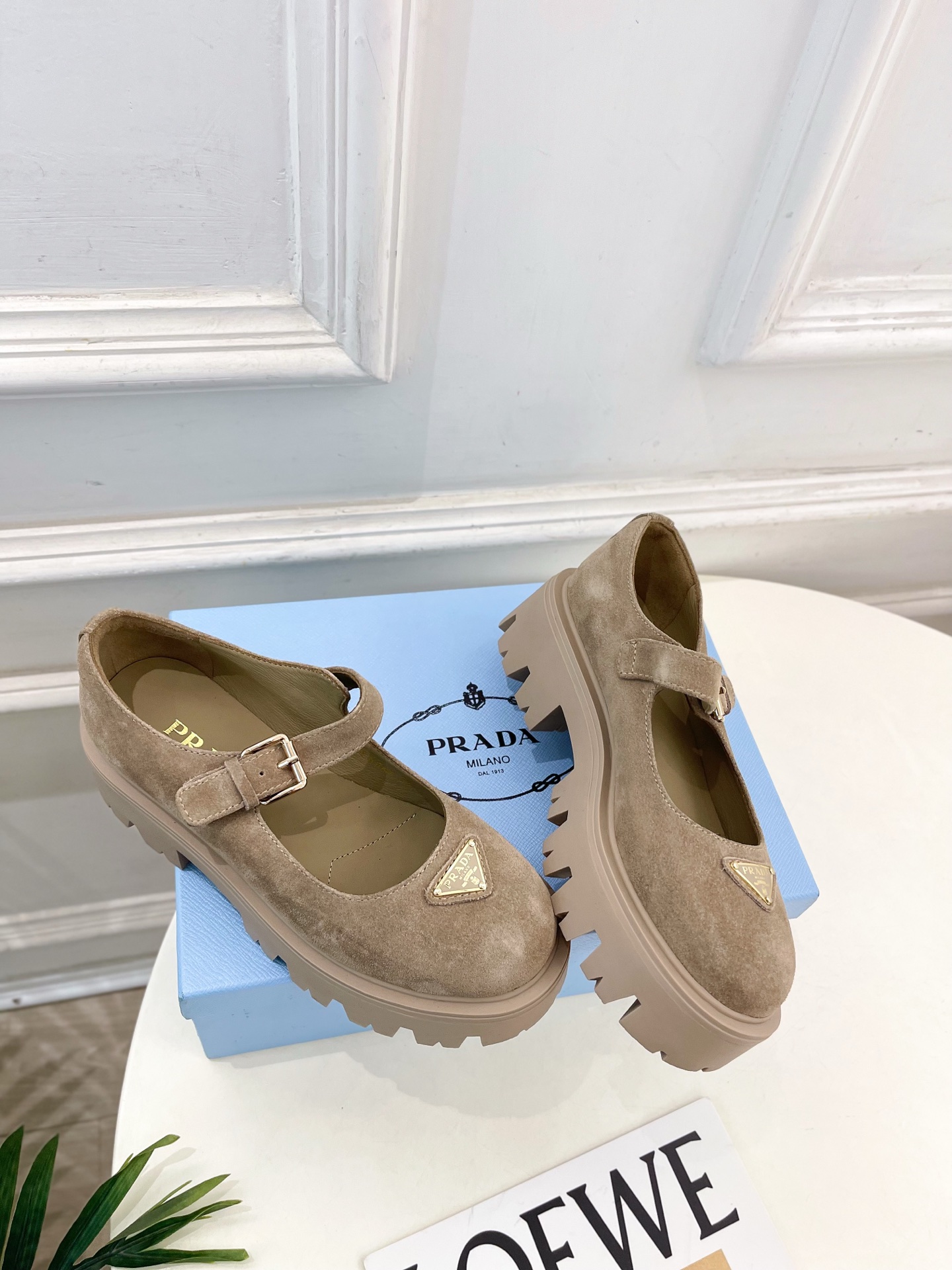 PRADA 普拉达 25𝐬𝐬 🌈2025秋冬新品 专柜走秀款 经典三角标厚底玛丽珍鞋系列〰◽鞋面：原版高