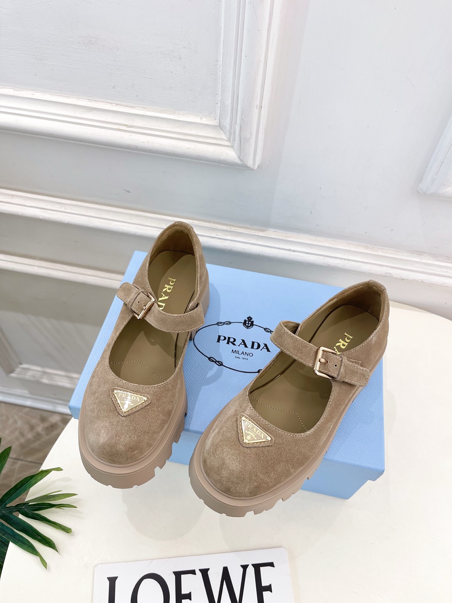 PRADA 普拉达 25𝐬𝐬 🌈2025秋冬新品 专柜走秀款 经典三角标厚底玛丽珍鞋系列〰◽鞋面：原版高