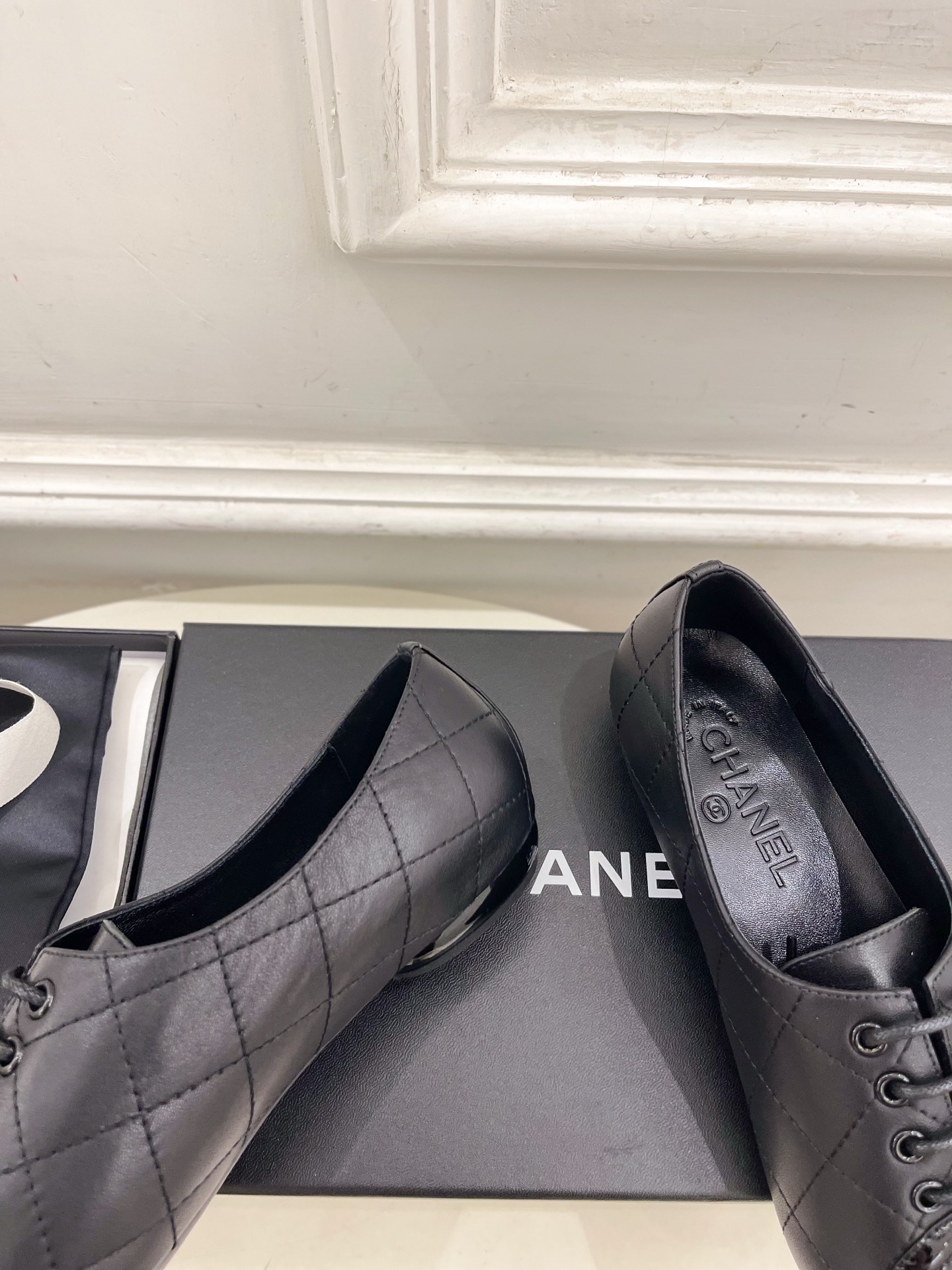 𝐂𝐇𝐀𝐍𝐄𝐋 | 小香 25𝐬𝐬 🦋2025 春夏新品 专柜经典走秀款 小香大双C中古系带芭蕾鞋 系列上