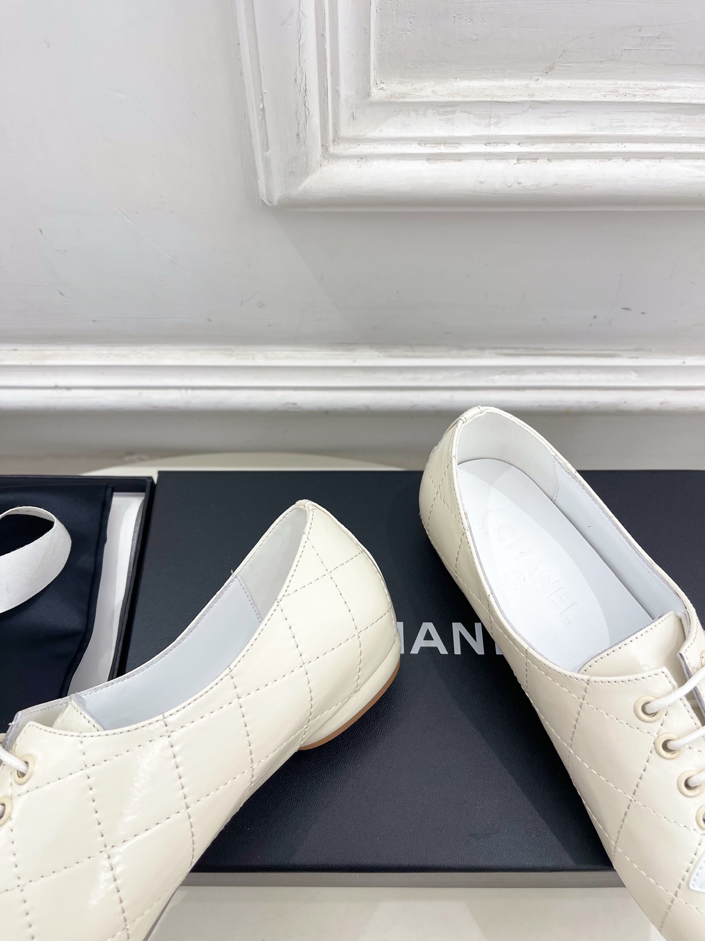 𝐂𝐇𝐀𝐍𝐄𝐋 | 小香 25𝐬𝐬 🦋2025 春夏新品 专柜经典走秀款 小香大双C中古玛丽珍芭蕾鞋 系列
