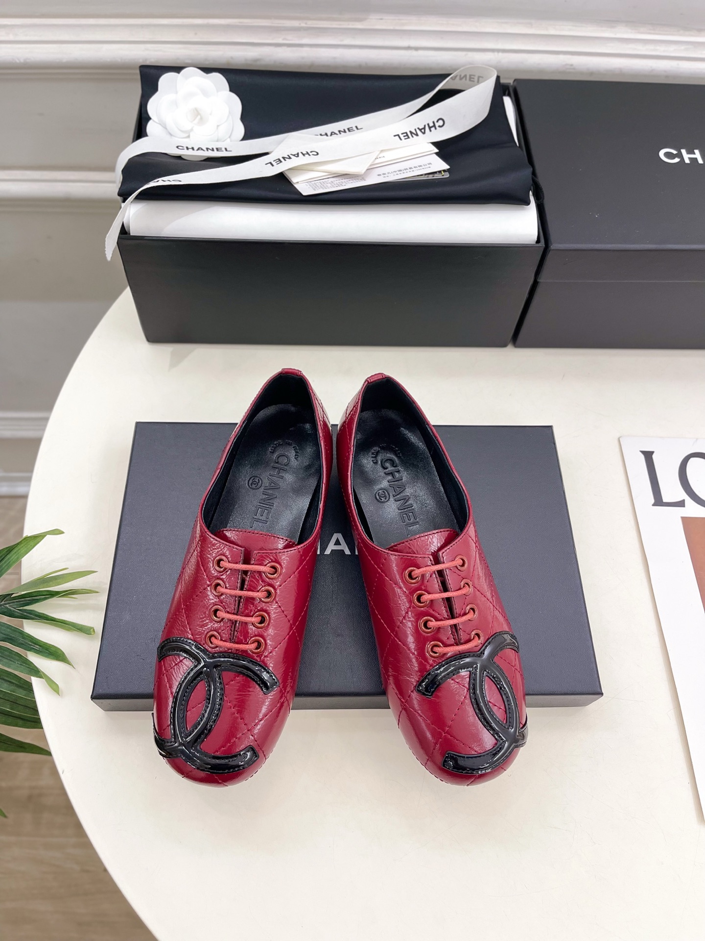 𝐂𝐇𝐀𝐍𝐄𝐋 | 小香 25𝐬𝐬 🦋2025 春夏新品 专柜经典走秀款 小香大双C中古系带芭蕾鞋 系列上