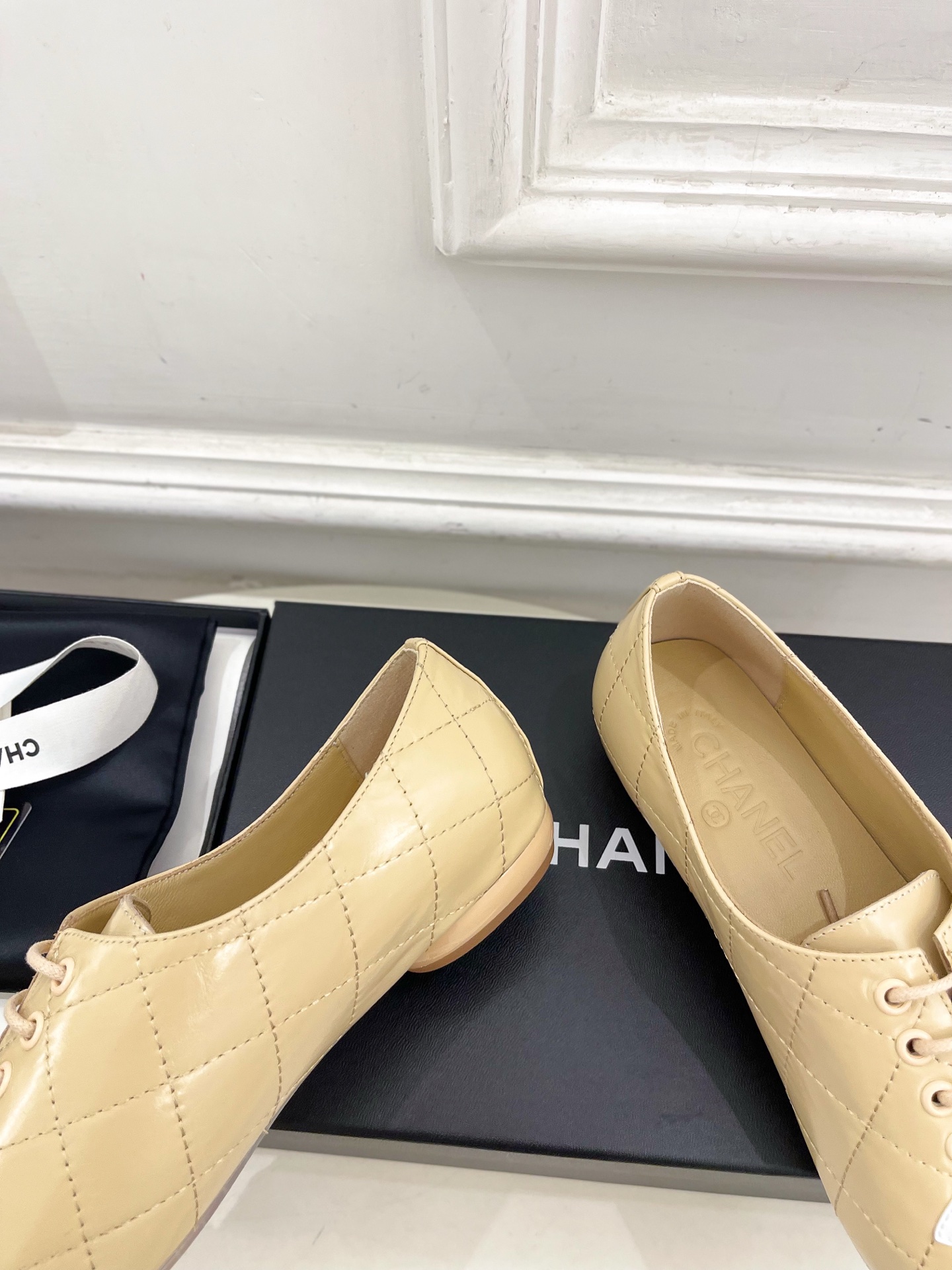 𝐂𝐇𝐀𝐍𝐄𝐋 | 小香 25𝐬𝐬 🦋2025 春夏新品 专柜经典走秀款 小香大双C中古系带芭蕾鞋 系列上