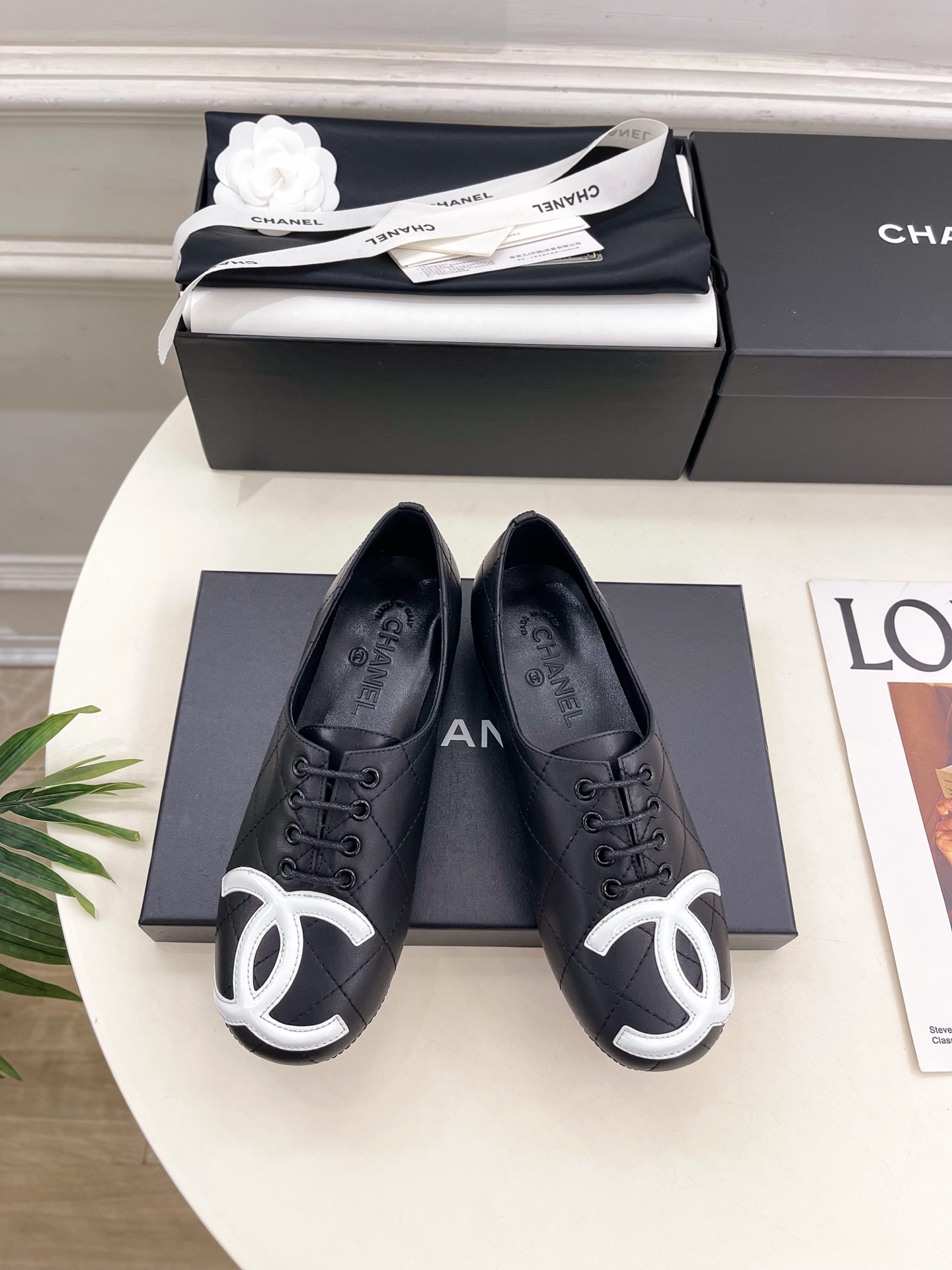 𝐂𝐇𝐀𝐍𝐄𝐋 | 小香 25𝐬𝐬 🦋2025 春夏新品 专柜经典走秀款 小香大双C中古系带芭蕾鞋 系列上