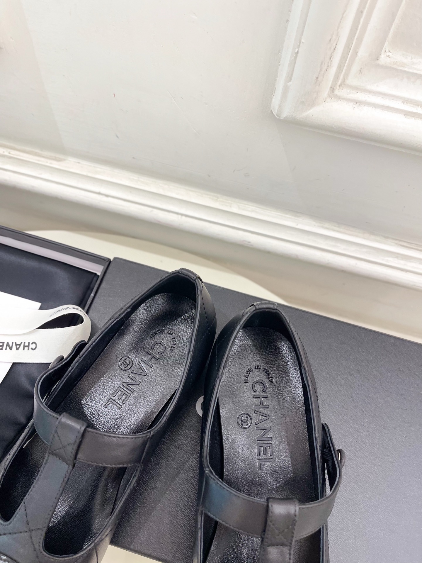 𝐂𝐇𝐀𝐍𝐄𝐋 | 小香 25𝐬𝐬 🦋2025 春夏新品 专柜经典走秀款 小香大双C中古玛丽珍芭蕾鞋 系列
