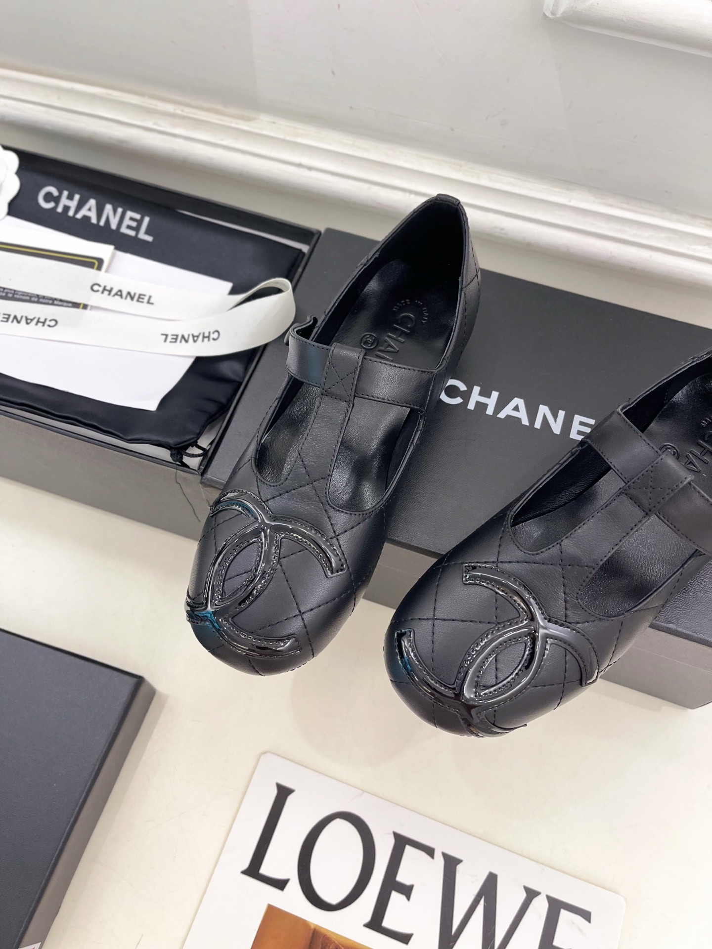 𝐂𝐇𝐀𝐍𝐄𝐋 | 小香 25𝐬𝐬 🦋2025 春夏新品 专柜经典走秀款 小香大双C中古玛丽珍芭蕾鞋 系列