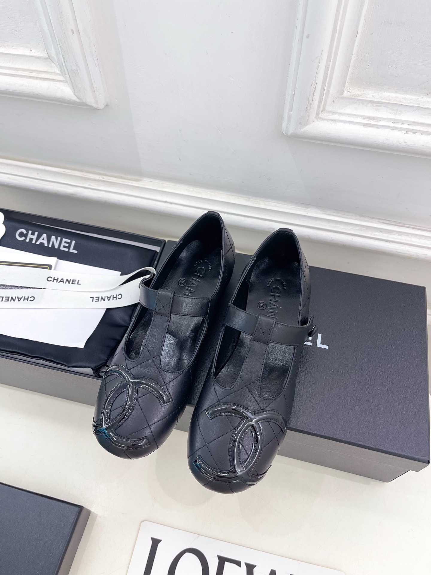 𝐂𝐇𝐀𝐍𝐄𝐋 | 小香 25𝐬𝐬 🦋2025 春夏新品 专柜经典走秀款 小香大双C中古玛丽珍芭蕾鞋 系列