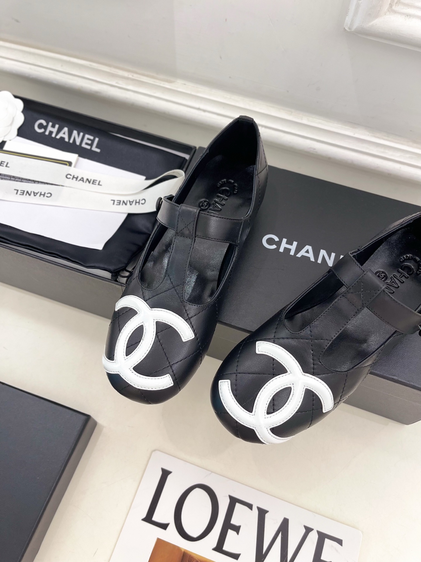 𝐂𝐇𝐀𝐍𝐄𝐋 | 小香 25𝐬𝐬 🦋2025 春夏新品 专柜经典走秀款 小香大双C中古玛丽珍芭蕾鞋 系列