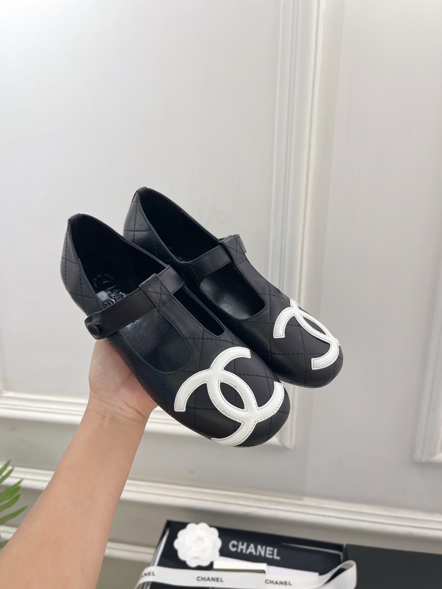 𝐂𝐇𝐀𝐍𝐄𝐋 | 小香 25𝐬𝐬 🦋2025 春夏新品 专柜经典走秀款 小香大双C中古玛丽珍芭蕾鞋 系列