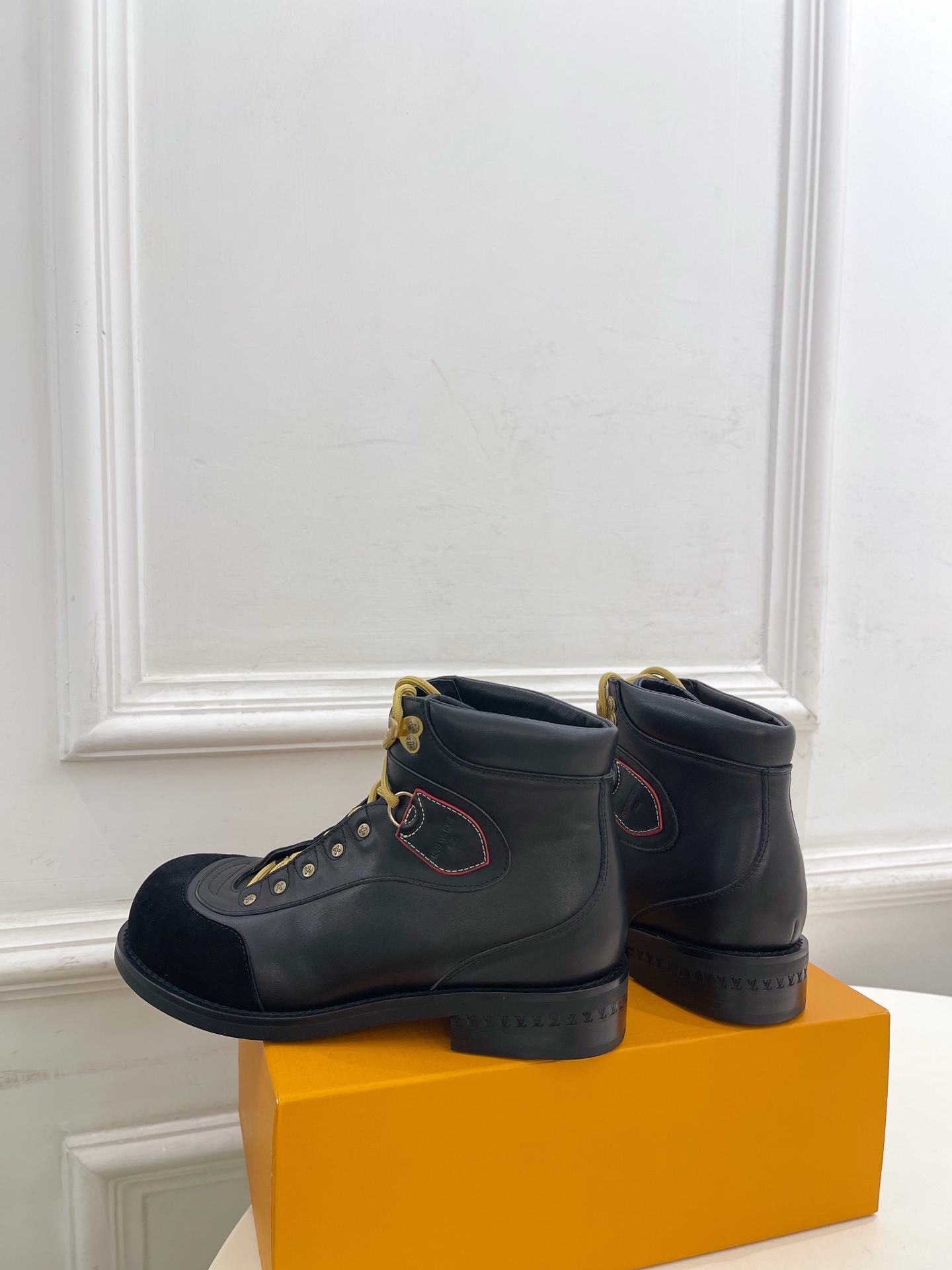 LV | 路易威登 25𝐬𝐬🧡💚2025秋冬新品 顶级版本⚠️专柜主打最新款 驴牌经典系带登山靴系列 硬