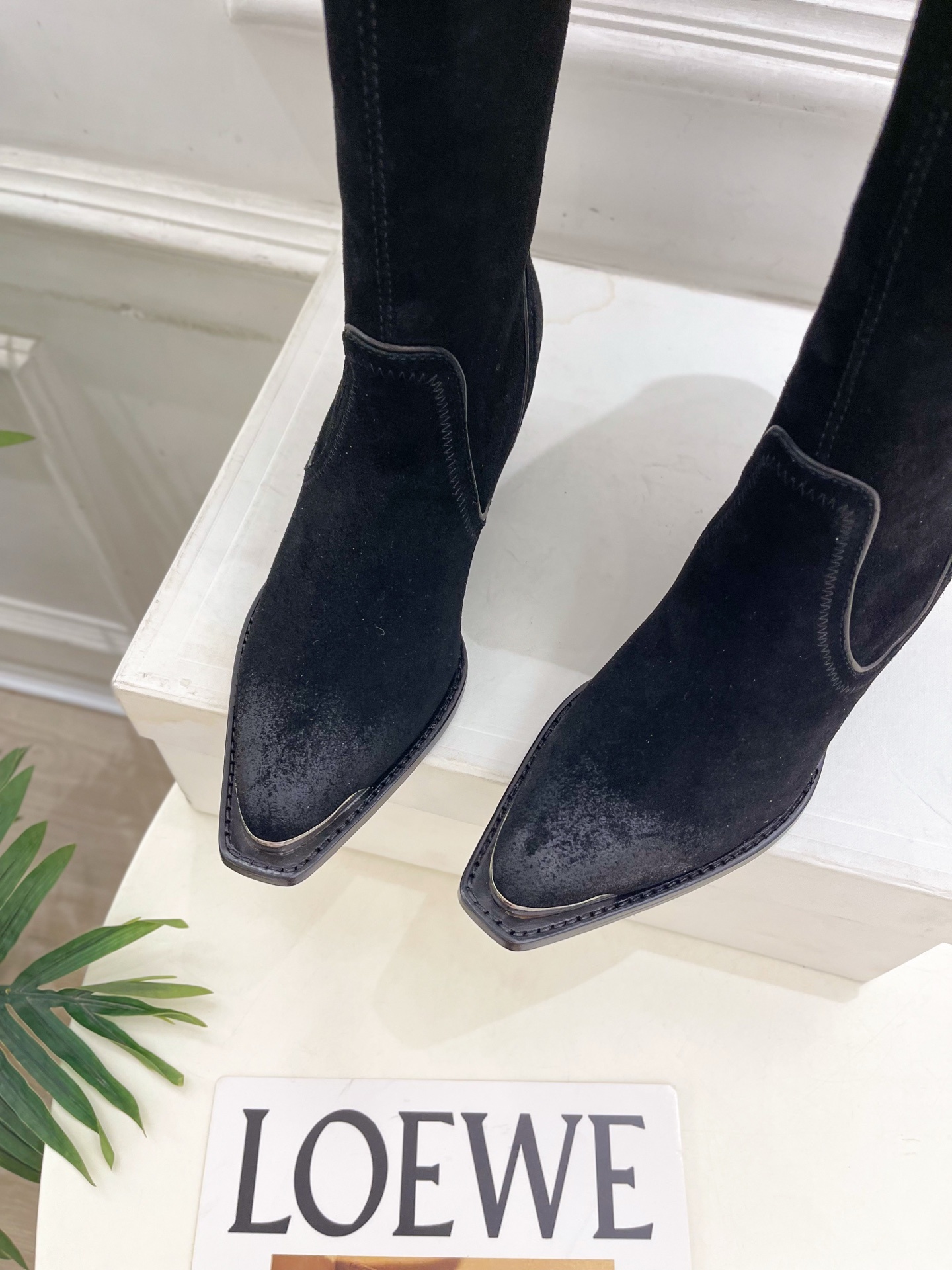 CELINE | 赛琳 25𝐬𝐬 💛2025秋冬新品 复古金属头西部粗跟长靴上新!🔜BS 这一季的赛琳真