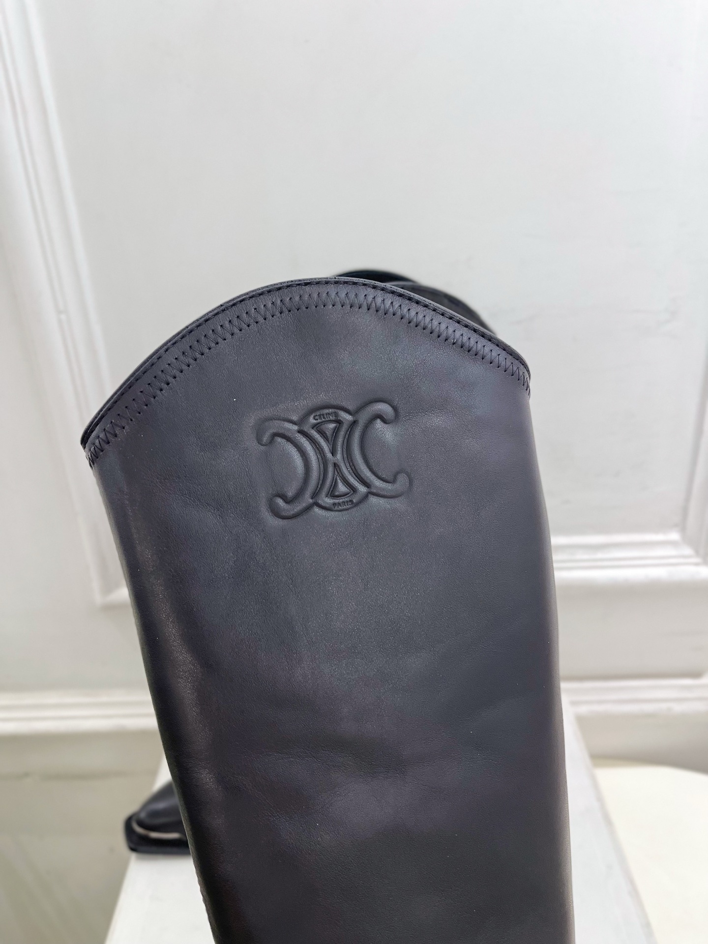 CELINE | 赛琳 25𝐬𝐬 💛2025秋冬新品 复古金属头西部粗跟长靴上新!🔜BS 这一季的赛琳真