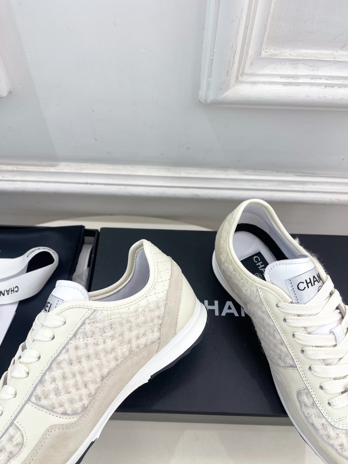 𝐂𝐇𝐀𝐍𝐄𝐋 | 小香 25𝐬𝐬 🦋2025 春夏新品 专柜经典款 小香双C新品休闲运动鞋 德训鞋系列上