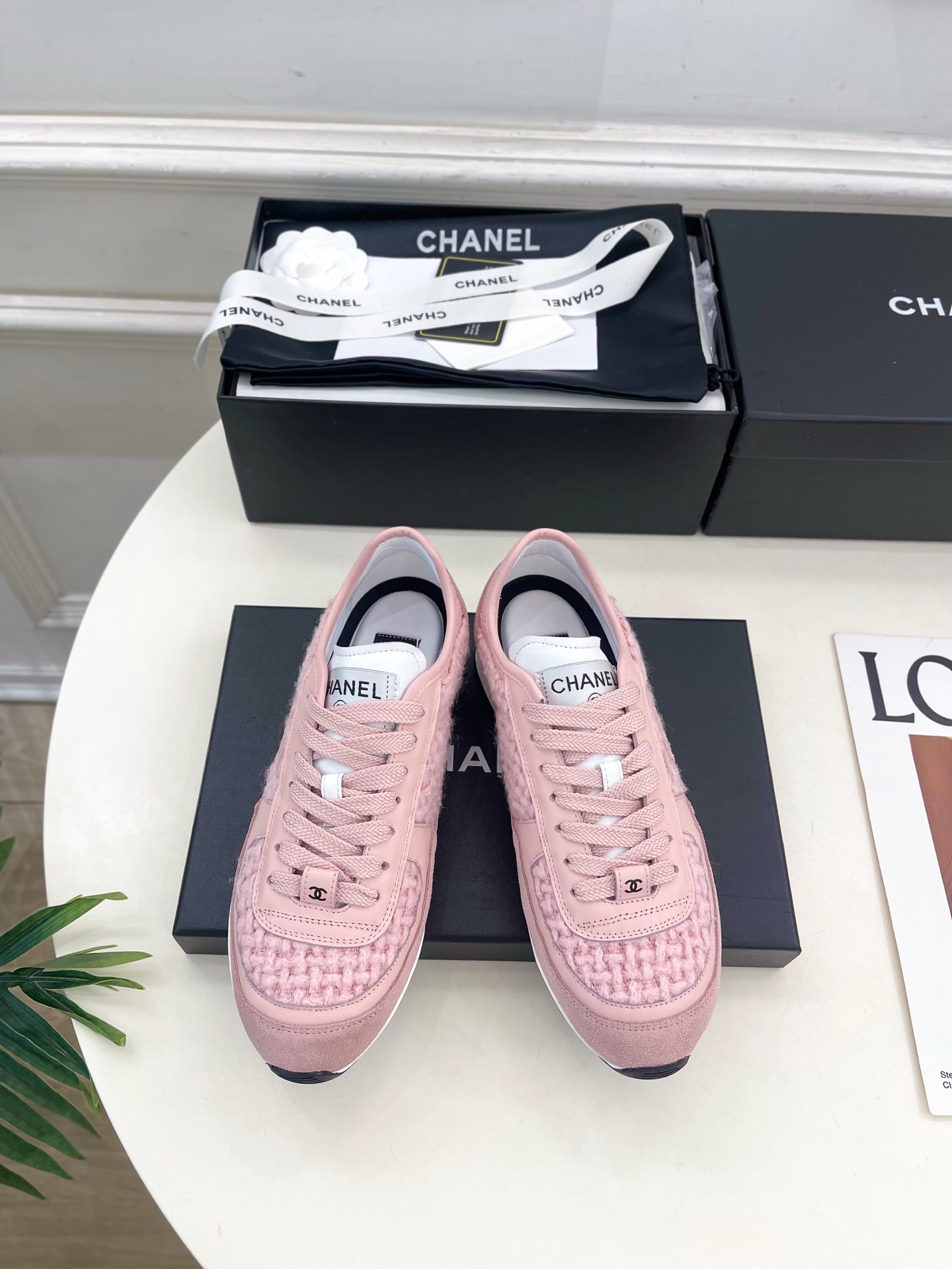 𝐂𝐇𝐀𝐍𝐄𝐋 | 小香 25𝐬𝐬 🦋2025 春夏新品 专柜经典款 小香双C新品休闲运动鞋 德训鞋系列上