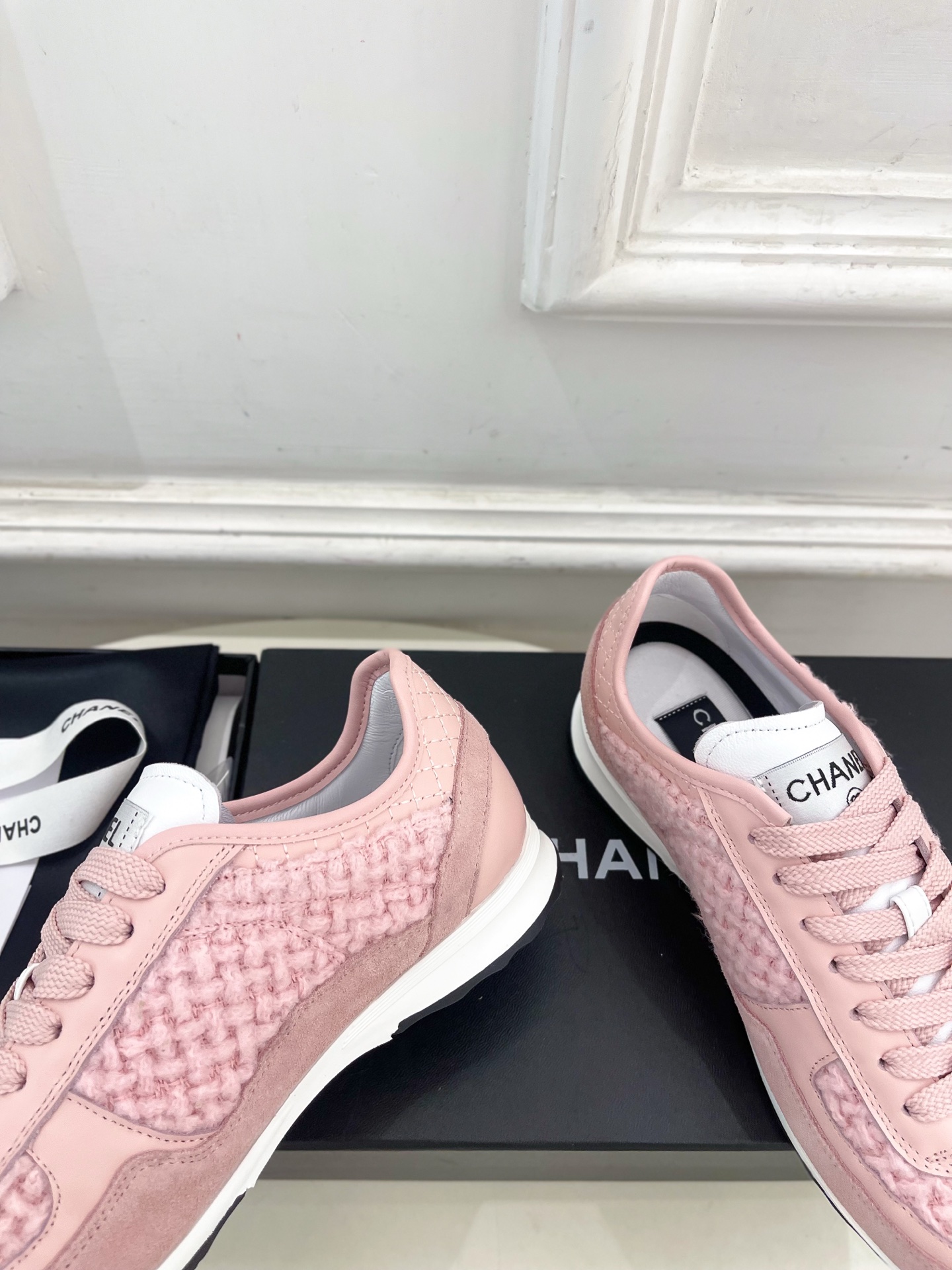 𝐂𝐇𝐀𝐍𝐄𝐋 | 小香 25𝐬𝐬 🦋2025 春夏新品 专柜经典款 小香双C新品休闲运动鞋 德训鞋系列上