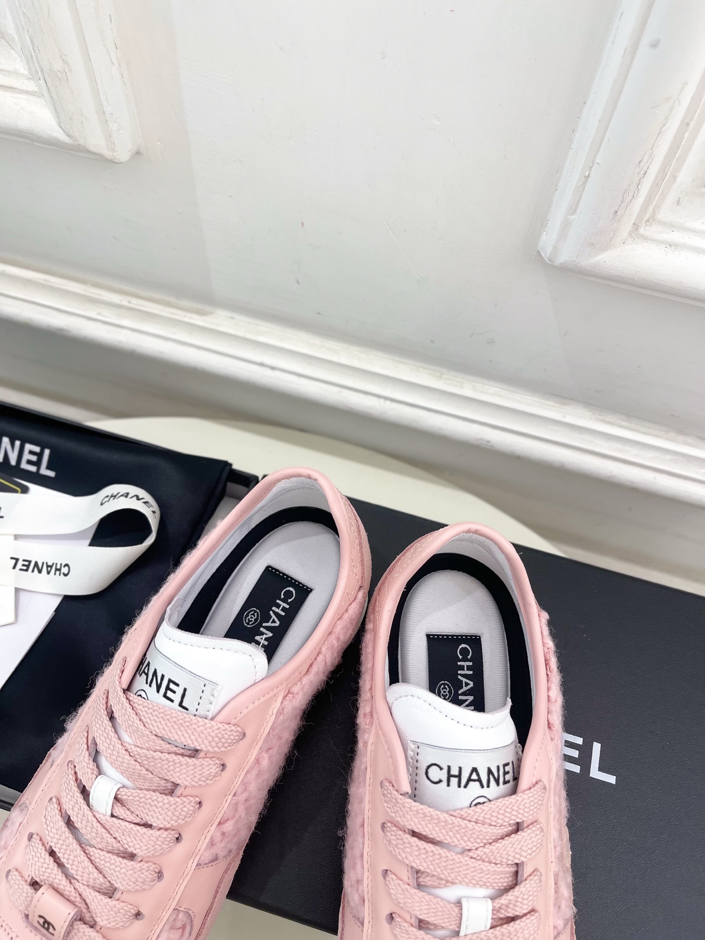 𝐂𝐇𝐀𝐍𝐄𝐋 | 小香 25𝐬𝐬 🦋2025 春夏新品 专柜经典款 小香双C新品休闲运动鞋 德训鞋系列上
