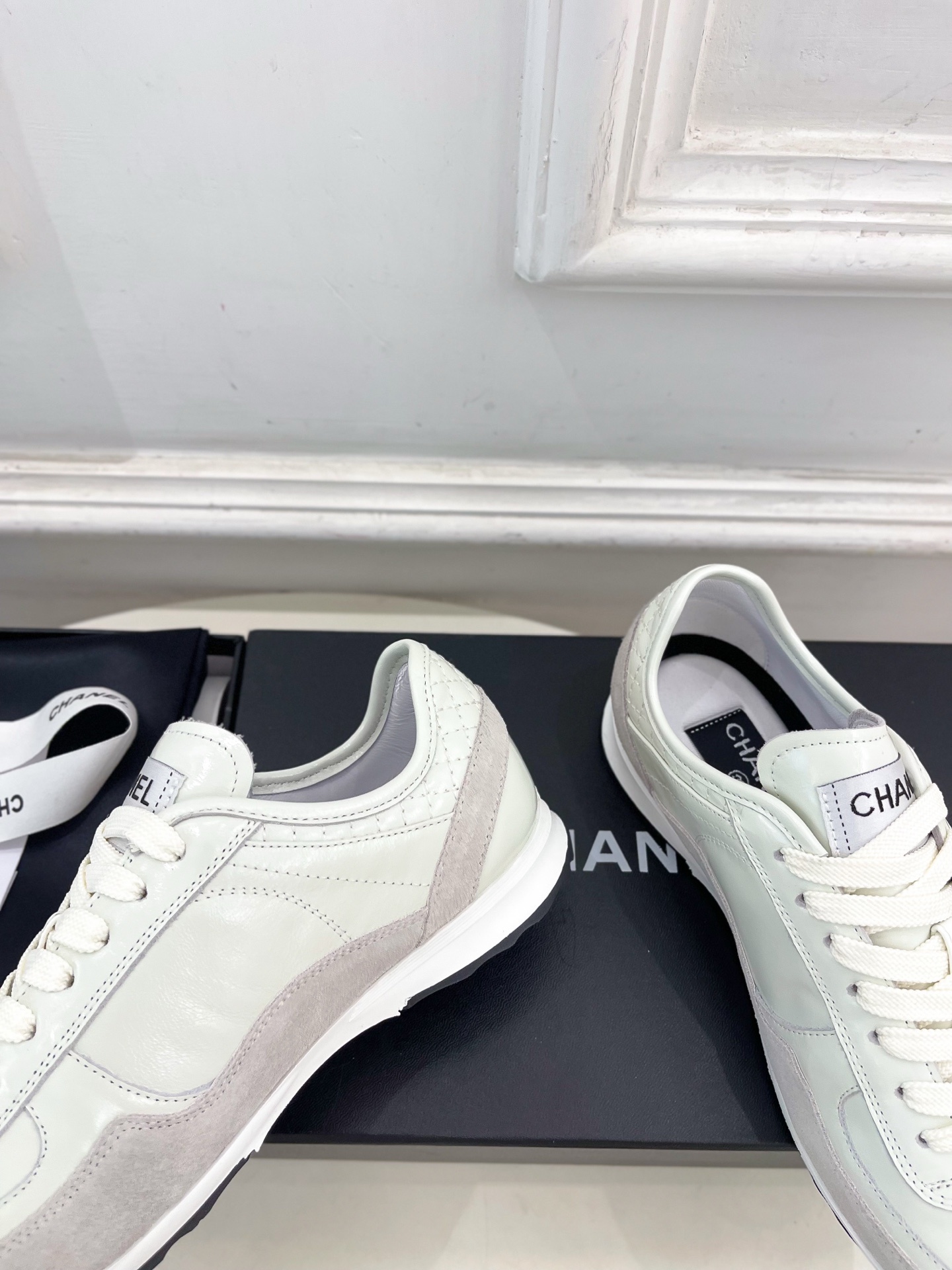 𝐂𝐇𝐀𝐍𝐄𝐋 | 小香 25𝐬𝐬 🦋2025 春夏新品 专柜经典款 小香双C新品休闲运动鞋 德训鞋系列上