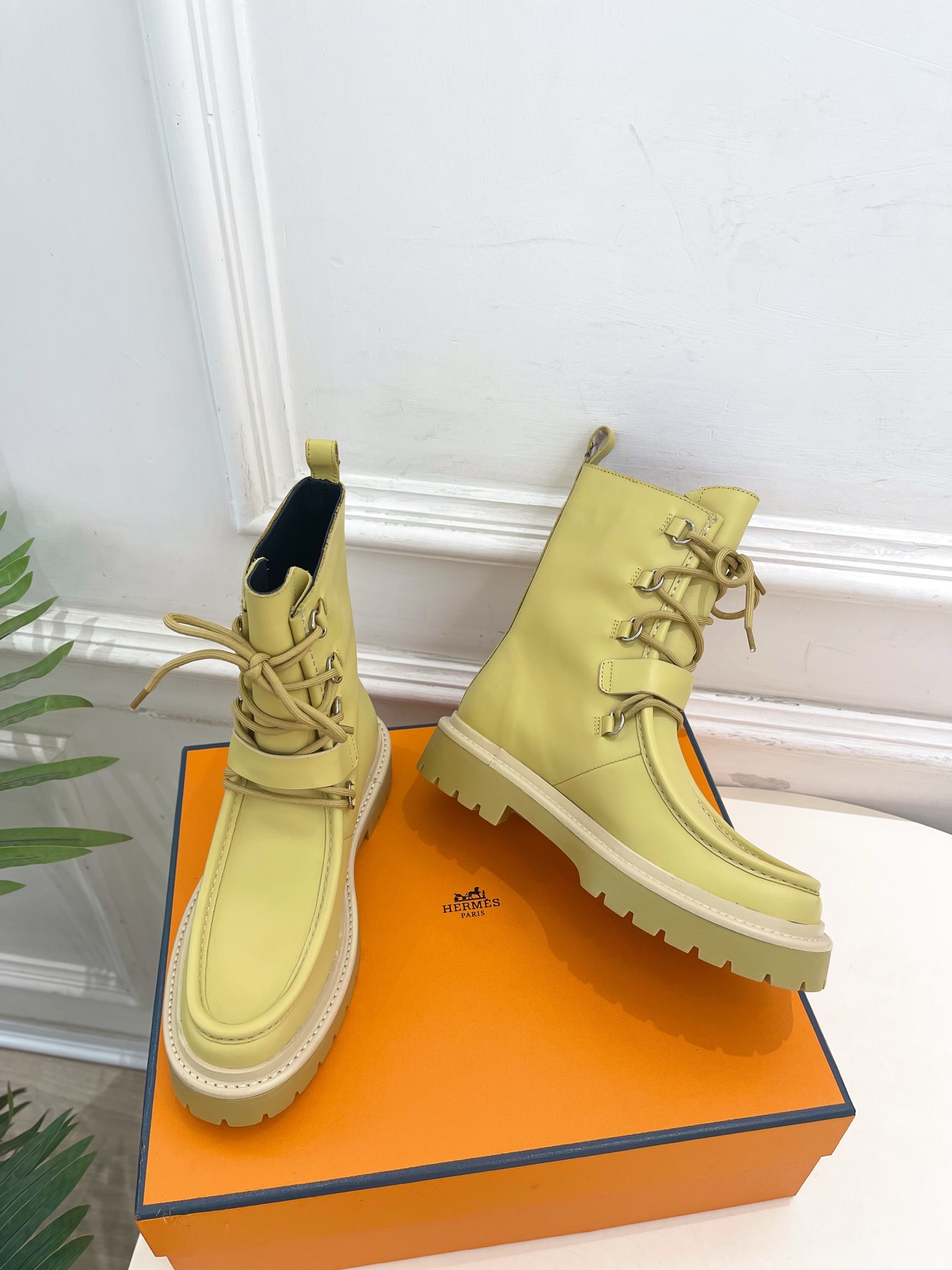 🐎𝐇𝐄𝐑𝐌𝐄* 爱玛仕 25𝐬𝐬 🌈专柜新款 2025秋冬新品走秀款 Land及踝靴系带短靴系列〰◽鞋面
