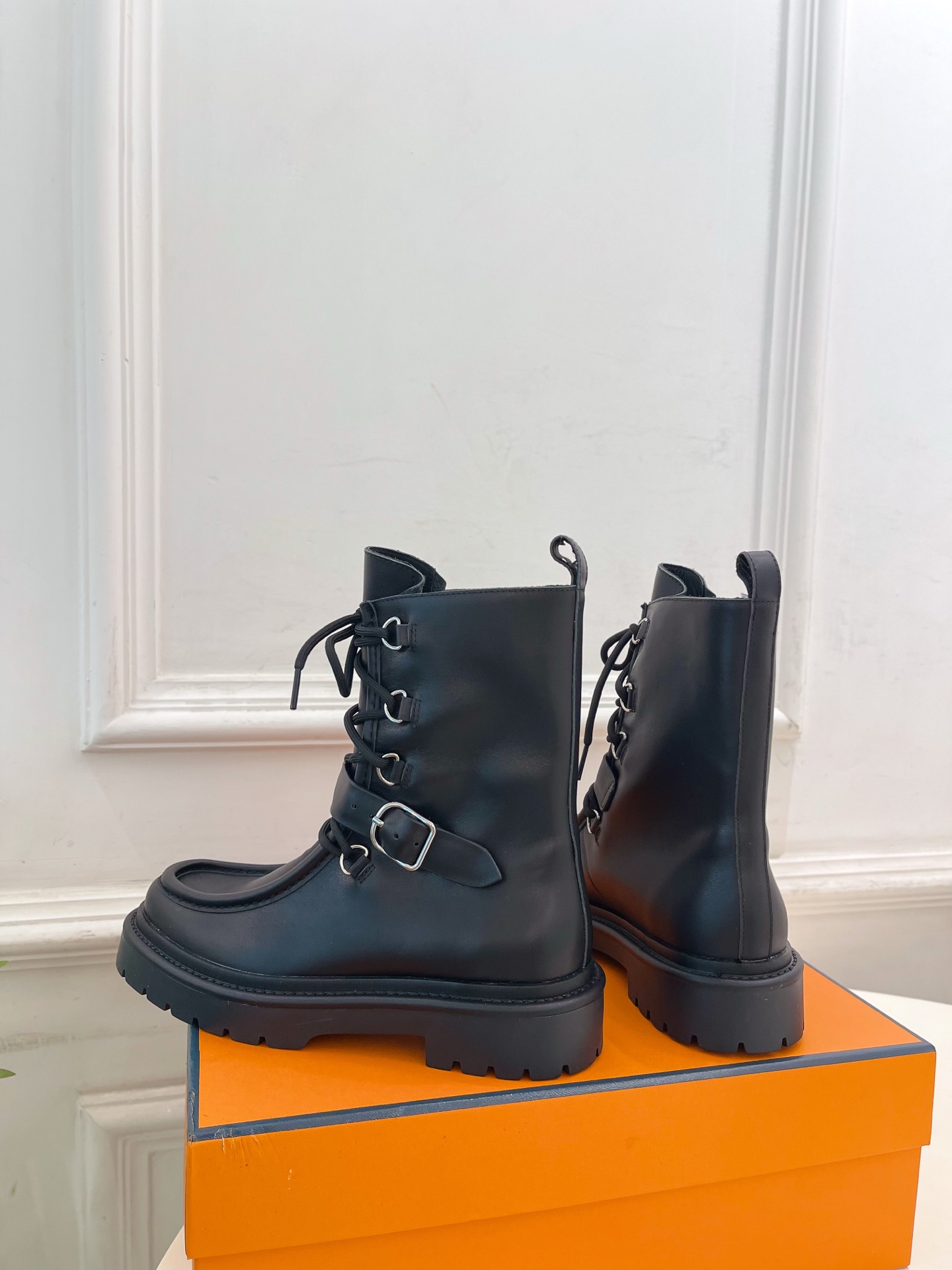 🐎𝐇𝐄𝐑𝐌𝐄* 爱玛仕 25𝐬𝐬 🌈专柜新款 2025秋冬新品走秀款 Land及踝靴系带短靴系列〰◽鞋面