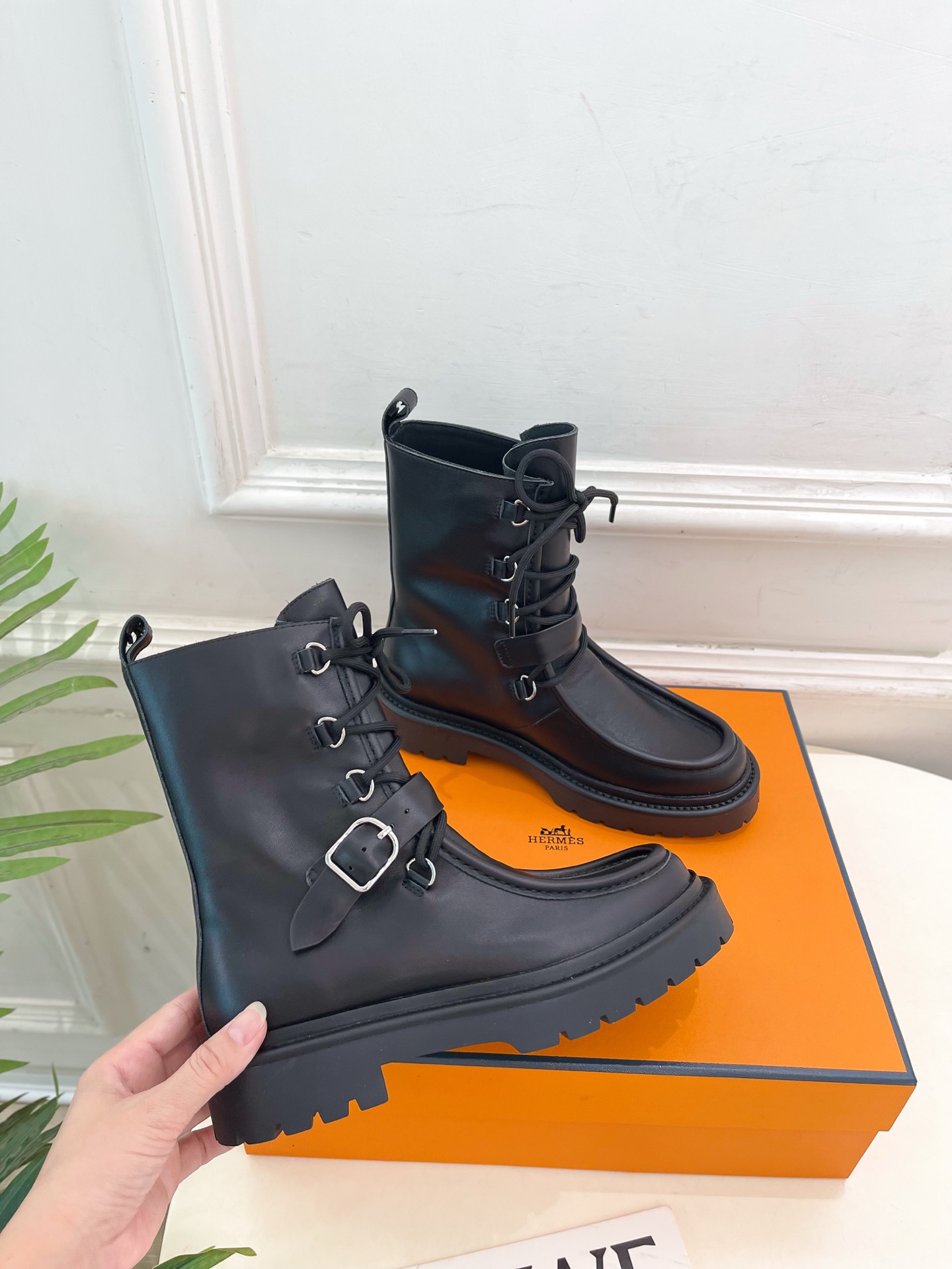 🐎𝐇𝐄𝐑𝐌𝐄* 爱玛仕 25𝐬𝐬 🌈专柜新款 2025秋冬新品走秀款 Land及踝靴系带短靴系列〰◽鞋面