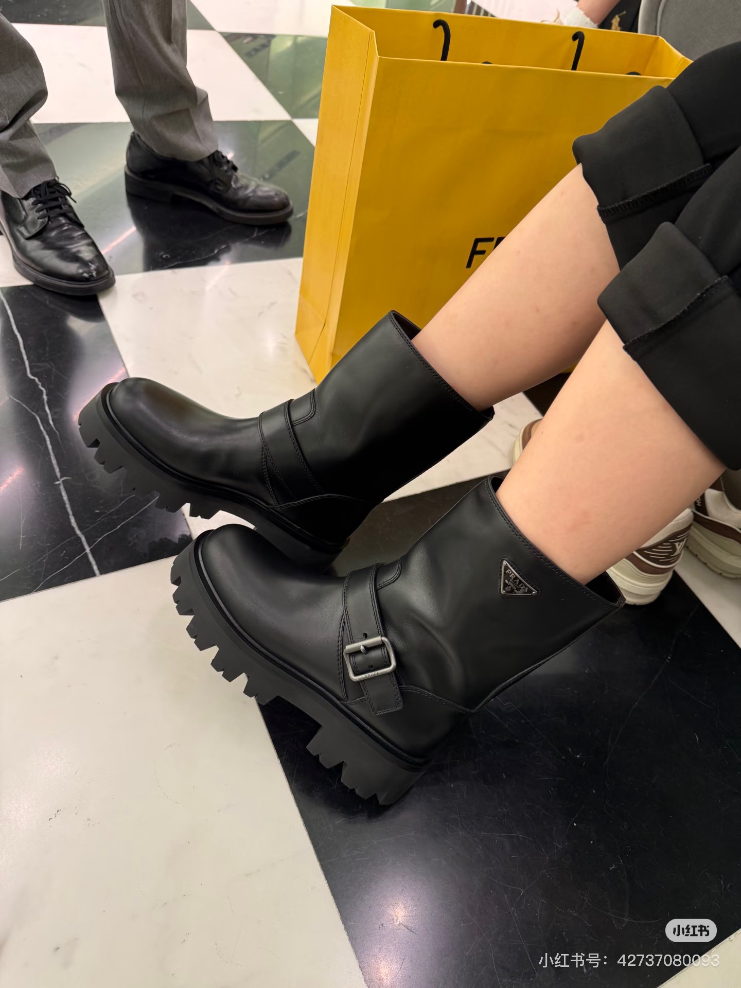 NO:487594,Foot-fitting demonstration, boots, boots19860909上脚搭配示范,靴子,boots,Women's Shoes