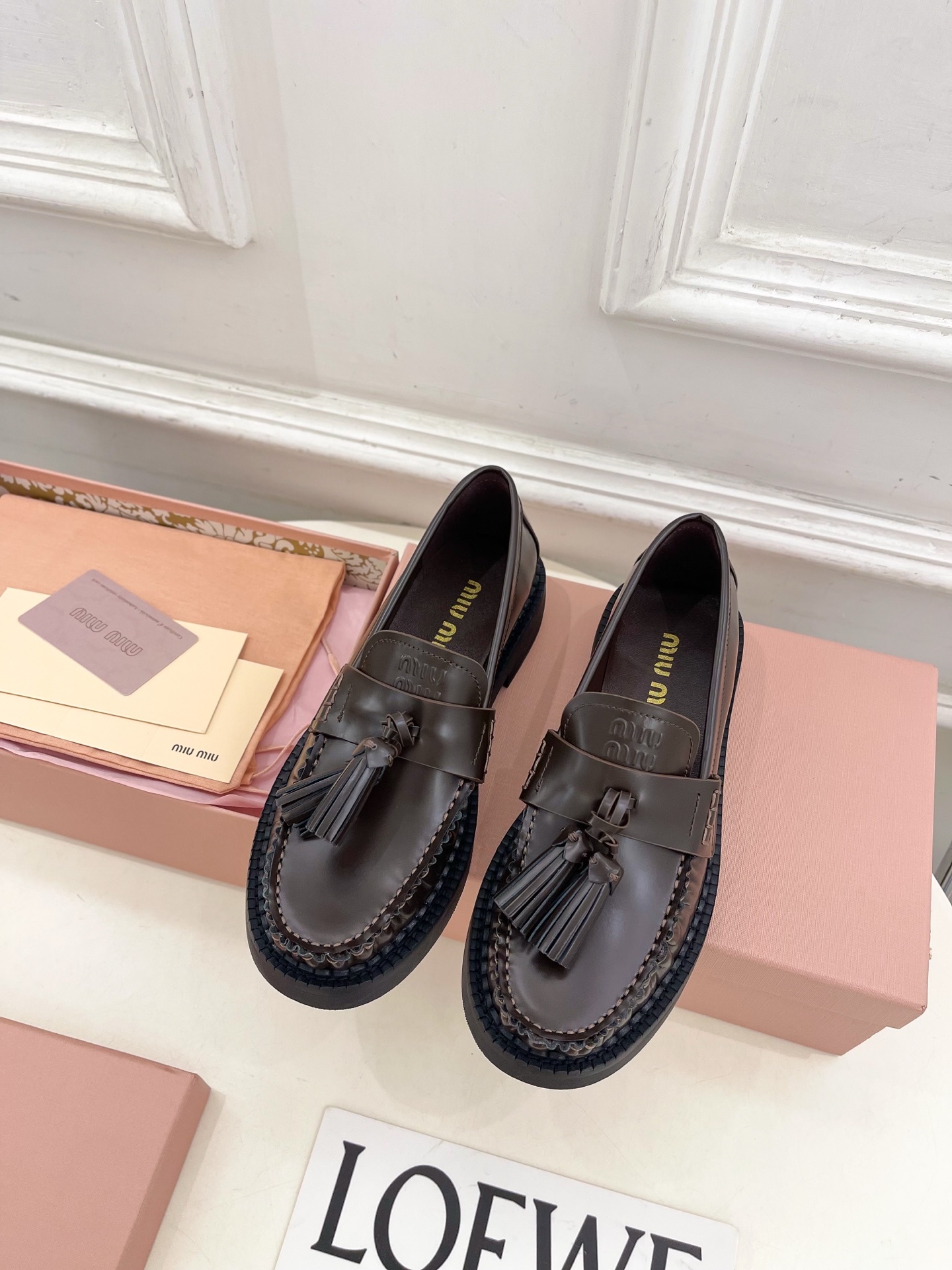 Miu Miu | 缪缪 25𝐬𝐬🖤2025春夏新品 专柜主打最新走秀款 复古风流苏乐福鞋 火爆上新!🍒