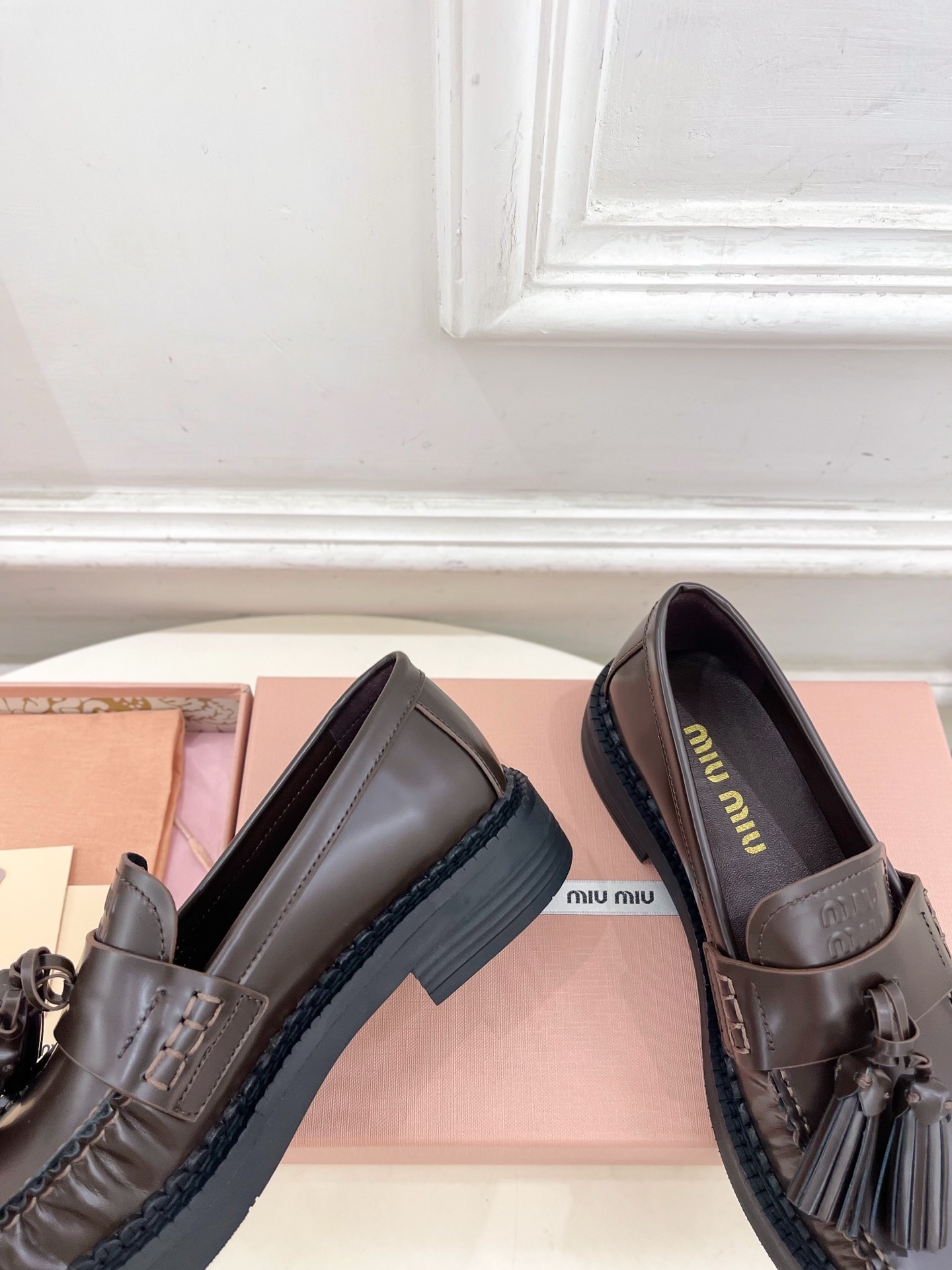 Miu Miu | 缪缪 25𝐬𝐬🖤2025春夏新品 专柜主打最新走秀款 复古风流苏乐福鞋 火爆上新!🍒
