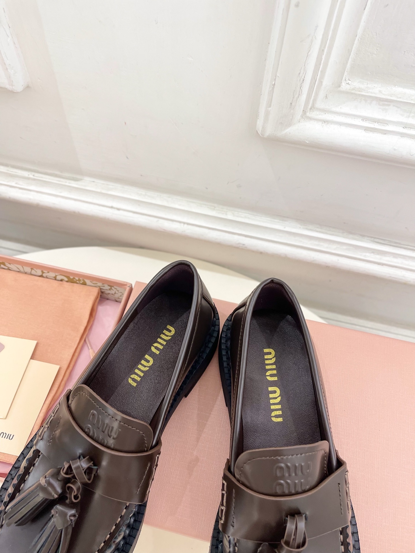 Miu Miu | 缪缪 25𝐬𝐬🖤2025春夏新品 专柜主打最新走秀款 复古风流苏乐福鞋 火爆上新!🍒