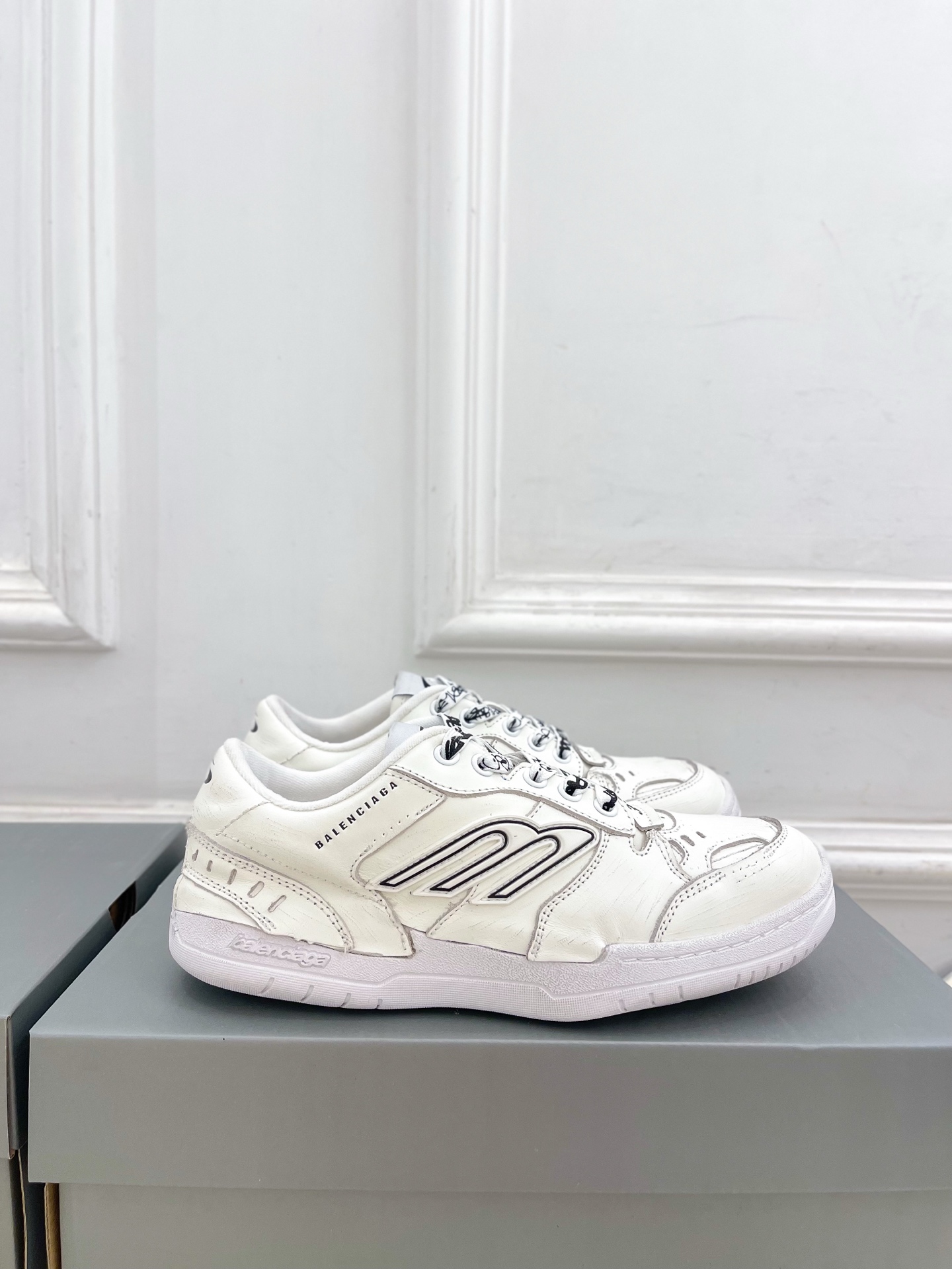 Balenciaga | 巴黎世家 25𝐬𝐬 ⭐️2025春夏新品 -HAMPTONS WORN-OUT