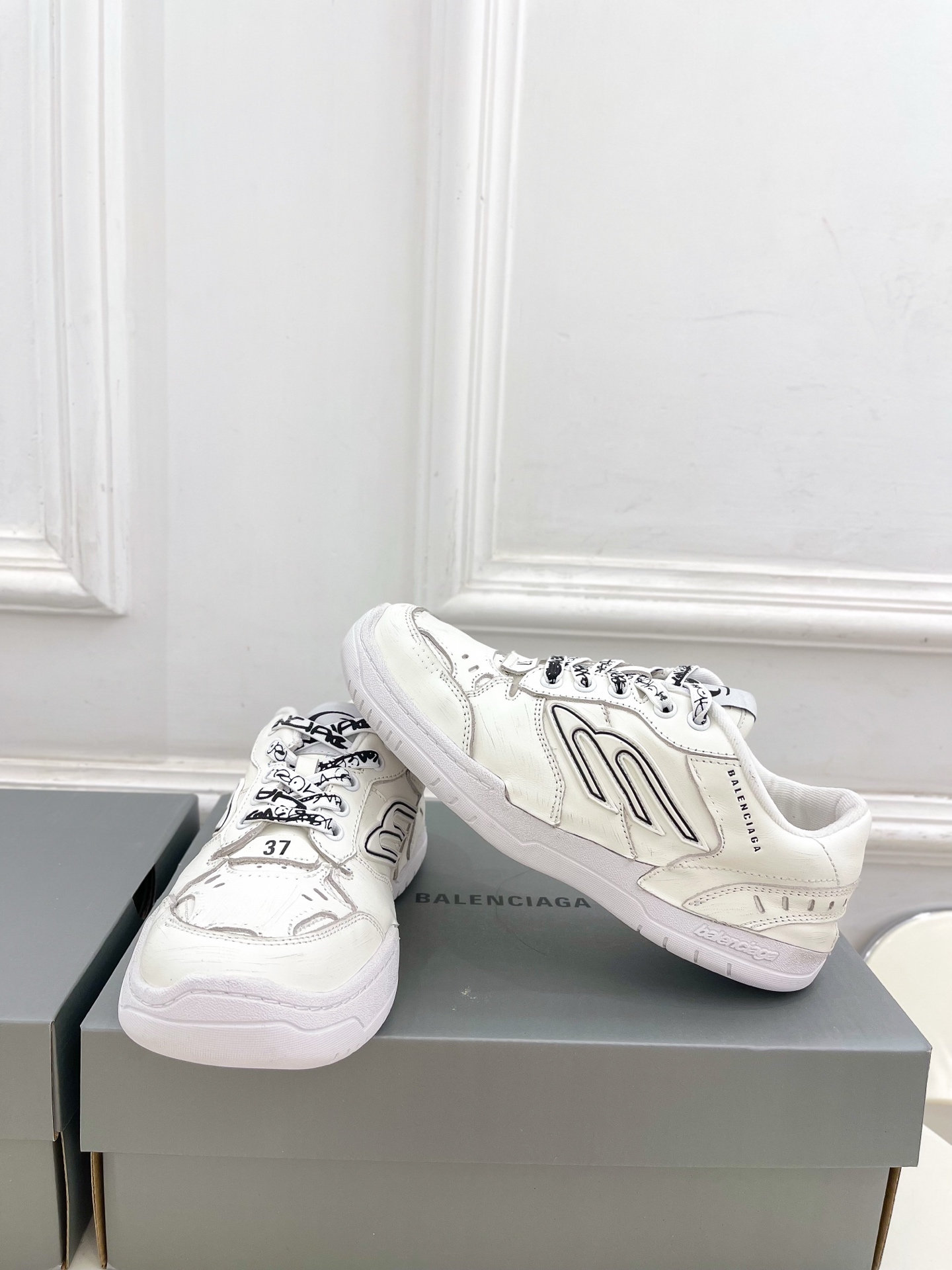 Balenciaga | 巴黎世家 25𝐬𝐬 ⭐️2025春夏新品 -HAMPTONS WORN-OUT