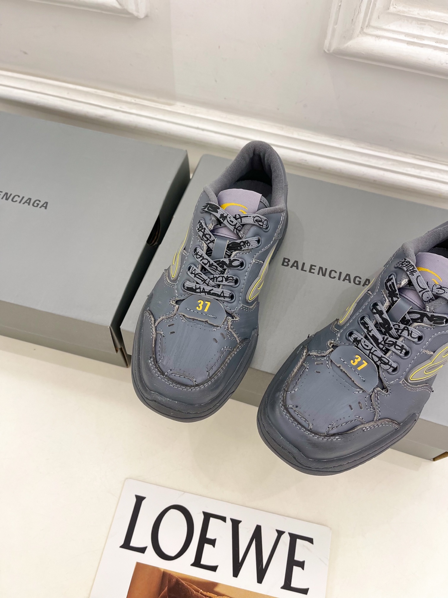 Balenciaga | 巴黎世家 25𝐬𝐬 ⭐️2025春夏新品 -HAMPTONS WORN-OUT