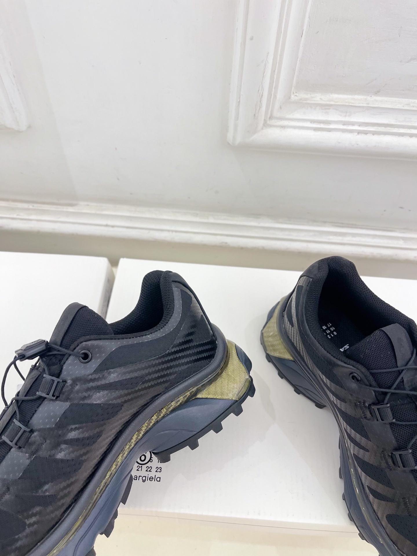 SALOMON x MM6 XT-4 mule情侣款机能休闲运动鞋自从入手它 我鞋柜里其他鞋都失宠了。这