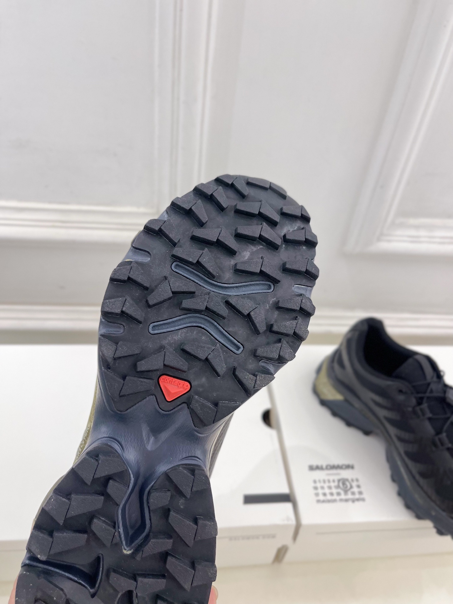 SALOMON x MM6 XT-4 mule情侣款机能休闲运动鞋自从入手它 我鞋柜里其他鞋都失宠了。这