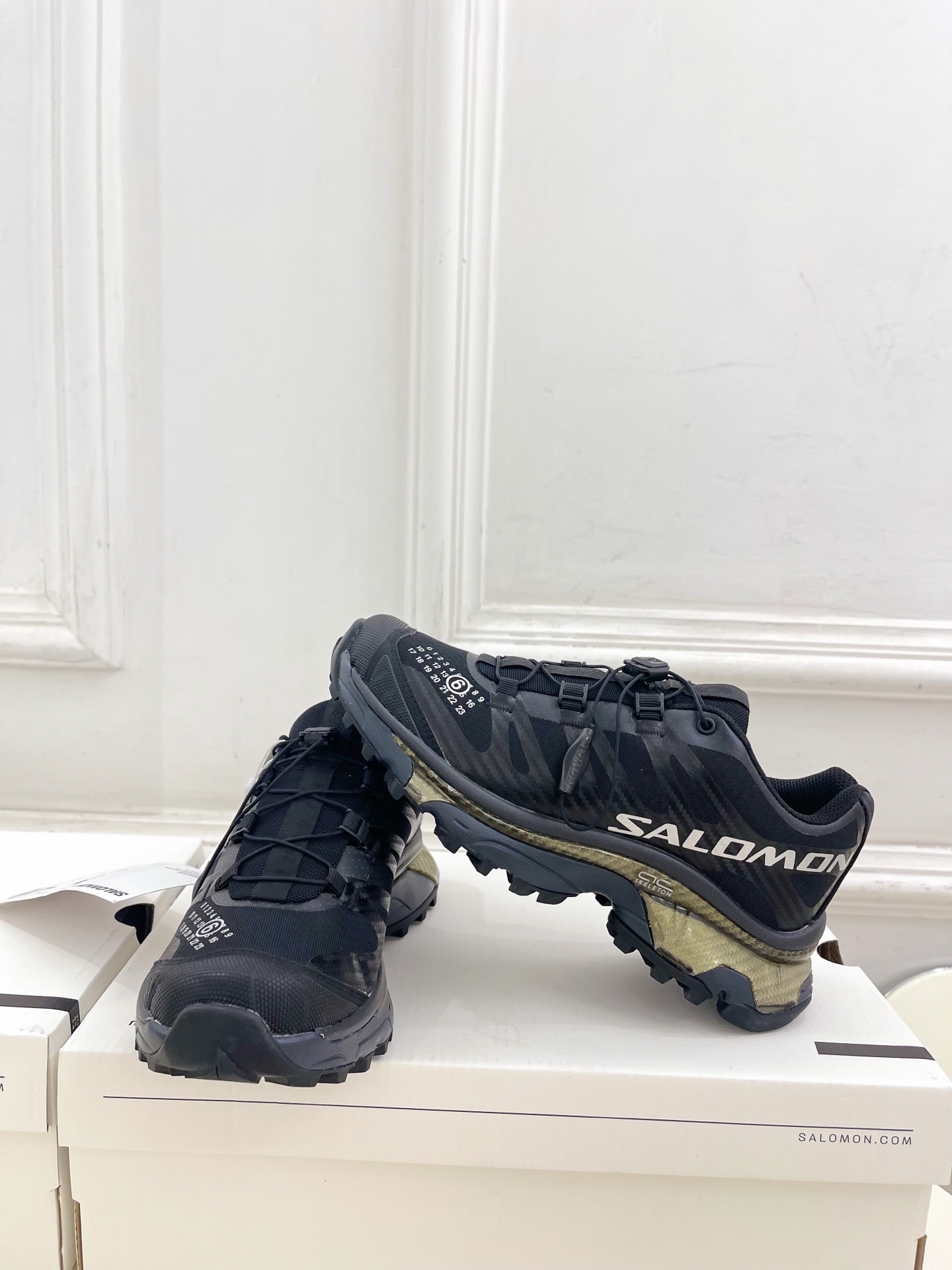 SALOMON x MM6 XT-4 mule情侣款机能休闲运动鞋自从入手它 我鞋柜里其他鞋都失宠了。这