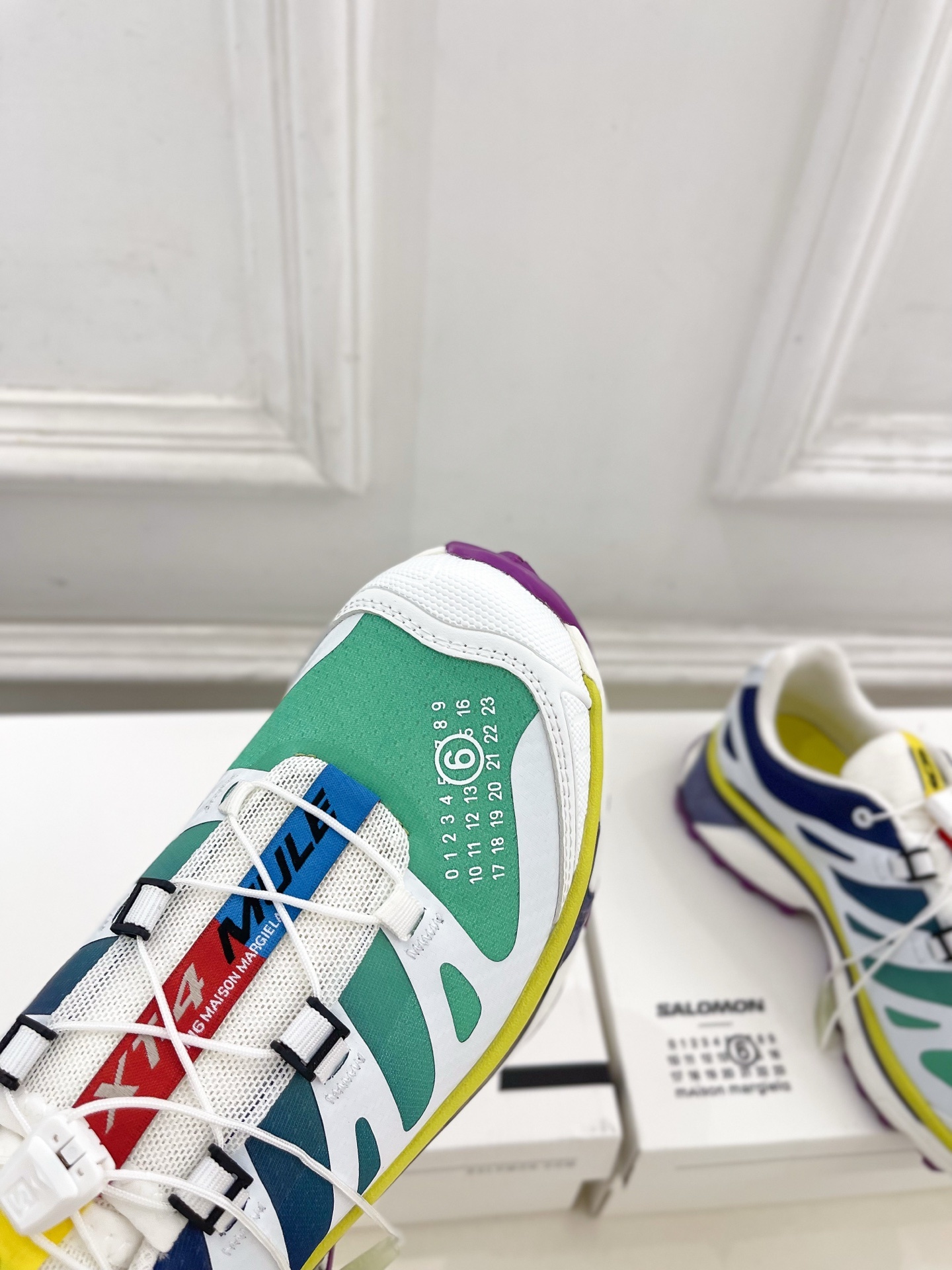 SALOMON x MM6 XT-4 mule情侣款机能休闲运动鞋自从入手它 我鞋柜里其他鞋都失宠了。这