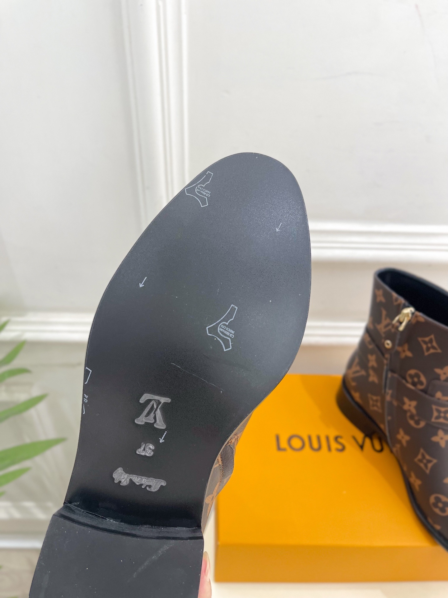 LV | 路易威登 25𝐬𝐬🧡💚2025秋冬新品 顶级版本⚠️专柜主打最新款WESTSIDE金属弹簧扣及
