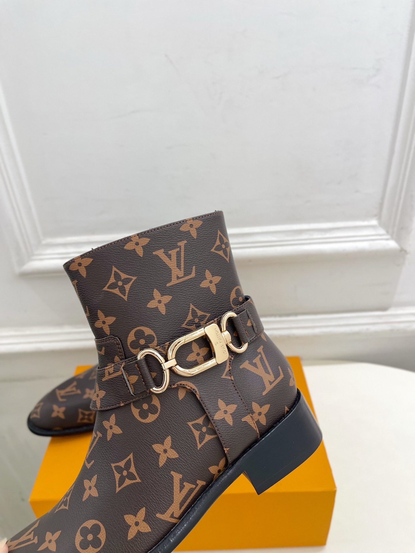LV | 路易威登 25𝐬𝐬🧡💚2025秋冬新品 顶级版本⚠️专柜主打最新款WESTSIDE金属弹簧扣及