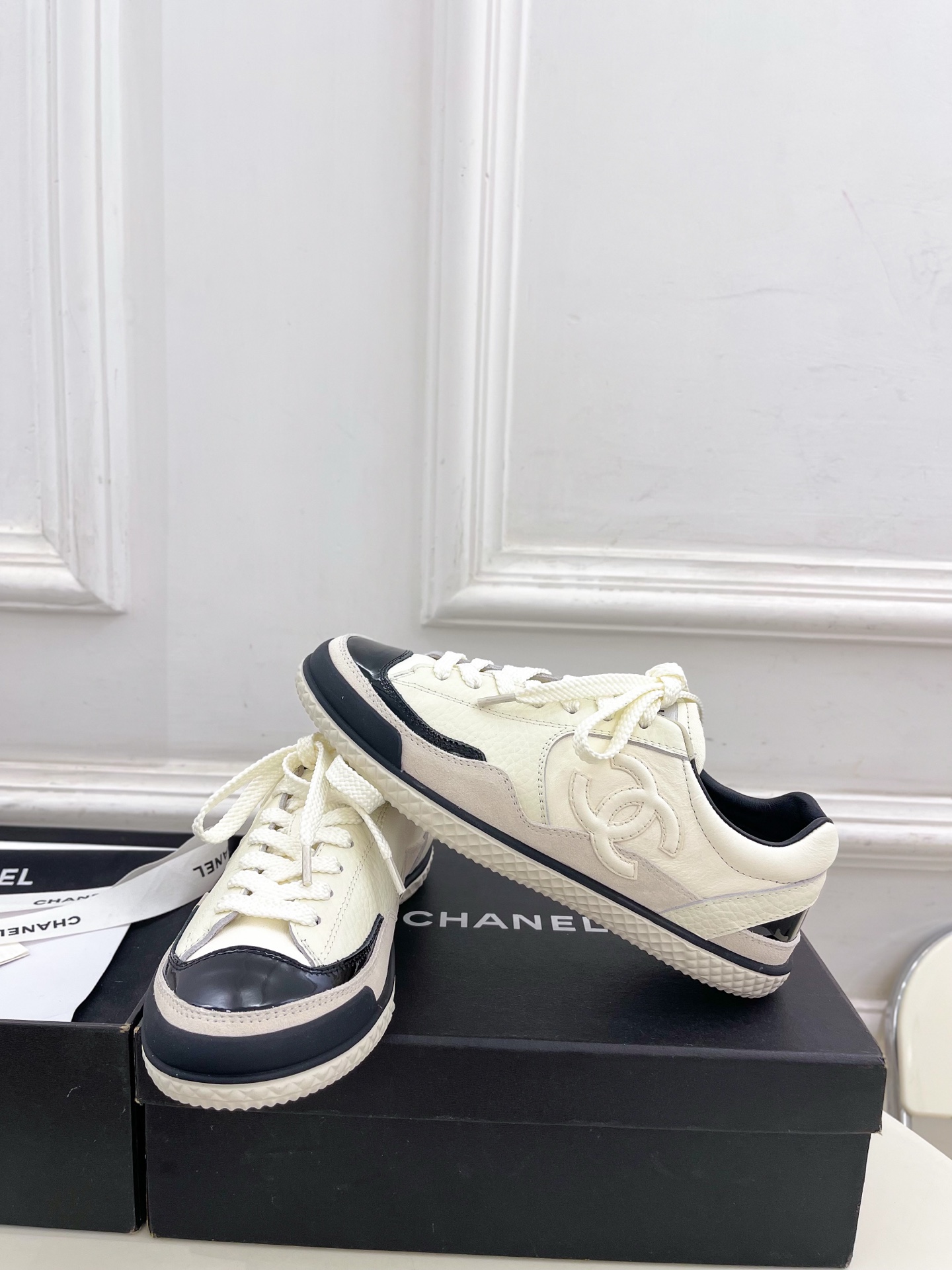 𝐂𝐇𝐀𝐍𝐄𝐋 | 小香 25𝐬𝐬 🦋2025 秋冬新品 专柜经典款 小香双C休闲板鞋运动鞋 系列上新〰🍬