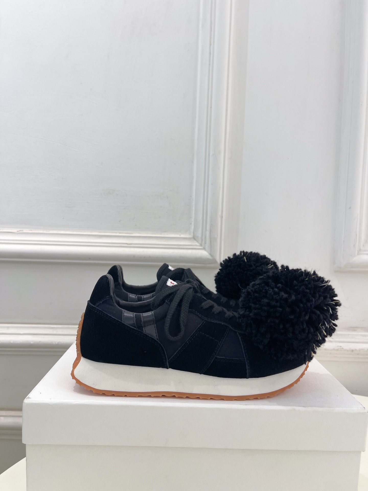 PATRICK 25𝐬𝐬 秋冬新品 绣球阿甘鞋运动休闲鞋————————— 作为这两年最受欢迎的鬼才设计